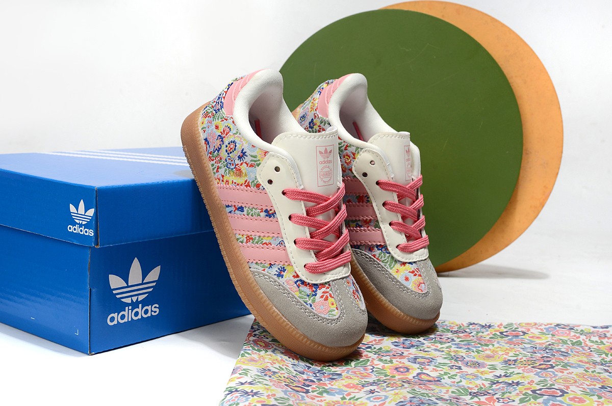 图片[2]-新配色 AD德训新款尺码：24-37码 🆕爱惨了德训系 新工艺新配色👏🏻 梭织面工艺 优质皮料拼接，质感满满💯松紧带魔术贴❤ 耐磨防滑大底，脚感超赞👍🏻.-选品中心