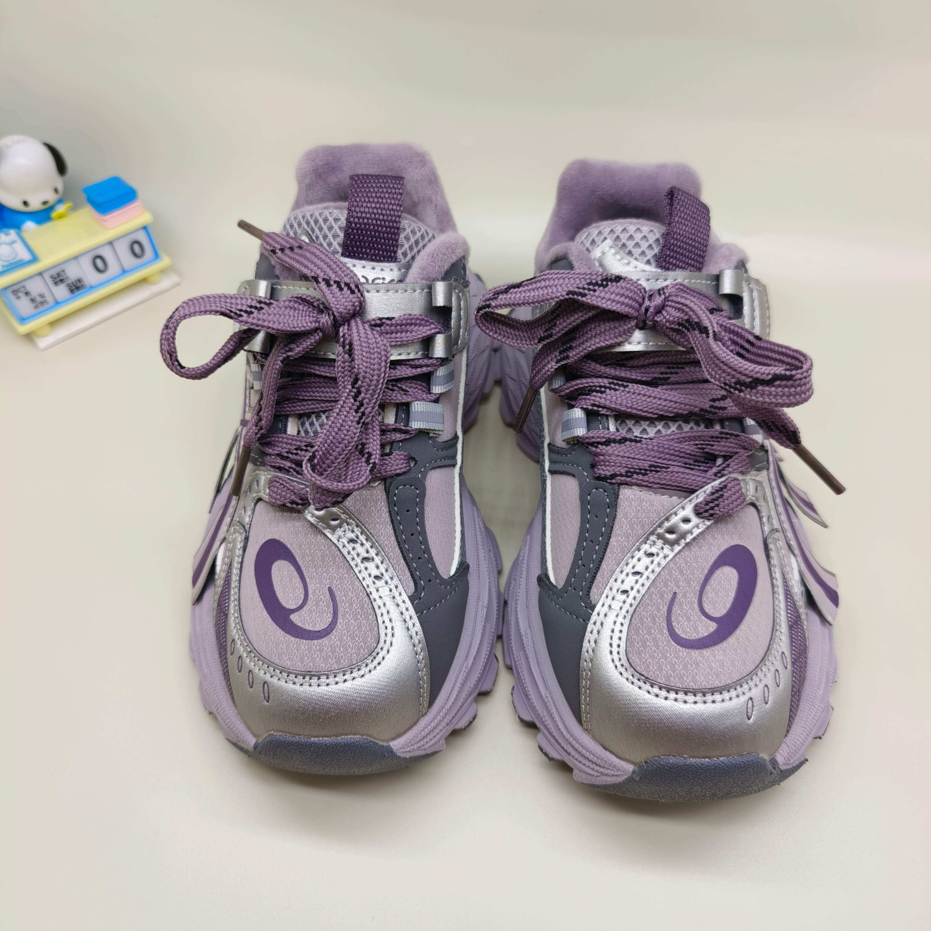 图片[7]-亚瑟士加绒AsicsGel-NYC童鞋亚瑟士潮牌锁扣儿童运动鞋 尺码：32-37码 经典潮牌户外品牌 🆕百搭又时髦✨ 加绒保暖款🔥 锁扣设计，穿脱超方便✌🏻 优质皮料拼接，质感满满🈵️ 橡胶耐磨防滑大底，脚感不言而喻☁️-选品中心