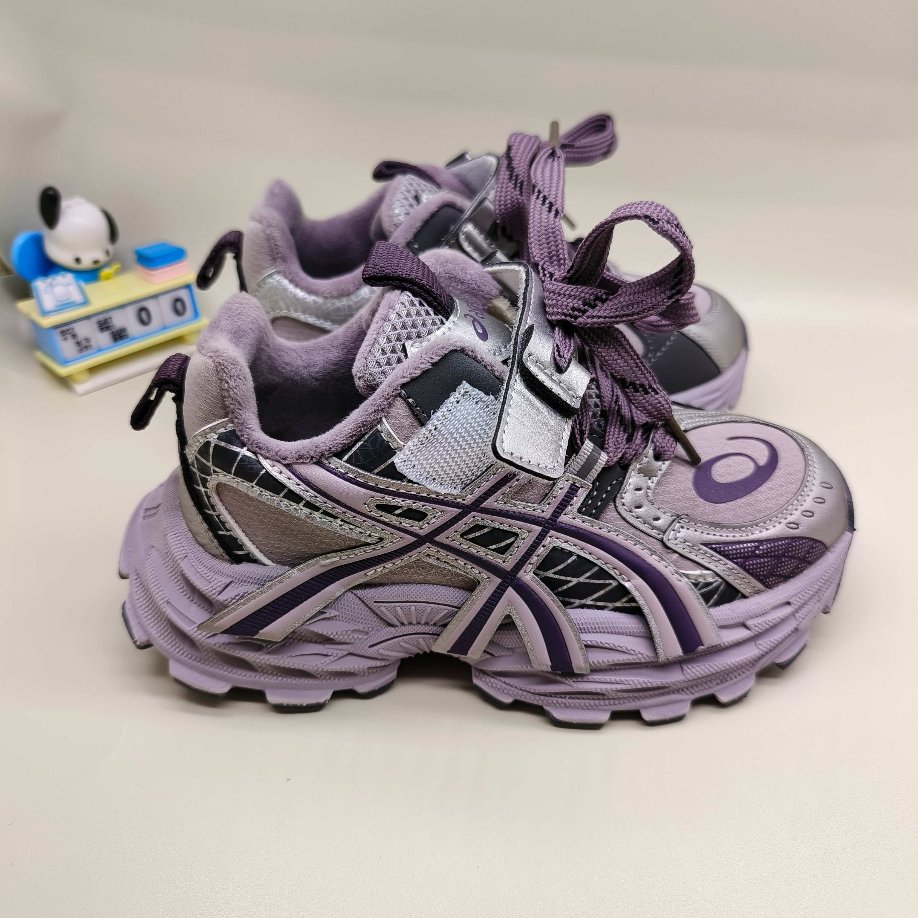 图片[8]-亚瑟士加绒AsicsGel-NYC童鞋亚瑟士潮牌锁扣儿童运动鞋 尺码：32-37码 经典潮牌户外品牌 🆕百搭又时髦✨ 加绒保暖款🔥 锁扣设计，穿脱超方便✌🏻 优质皮料拼接，质感满满🈵️ 橡胶耐磨防滑大底，脚感不言而喻☁️-选品中心