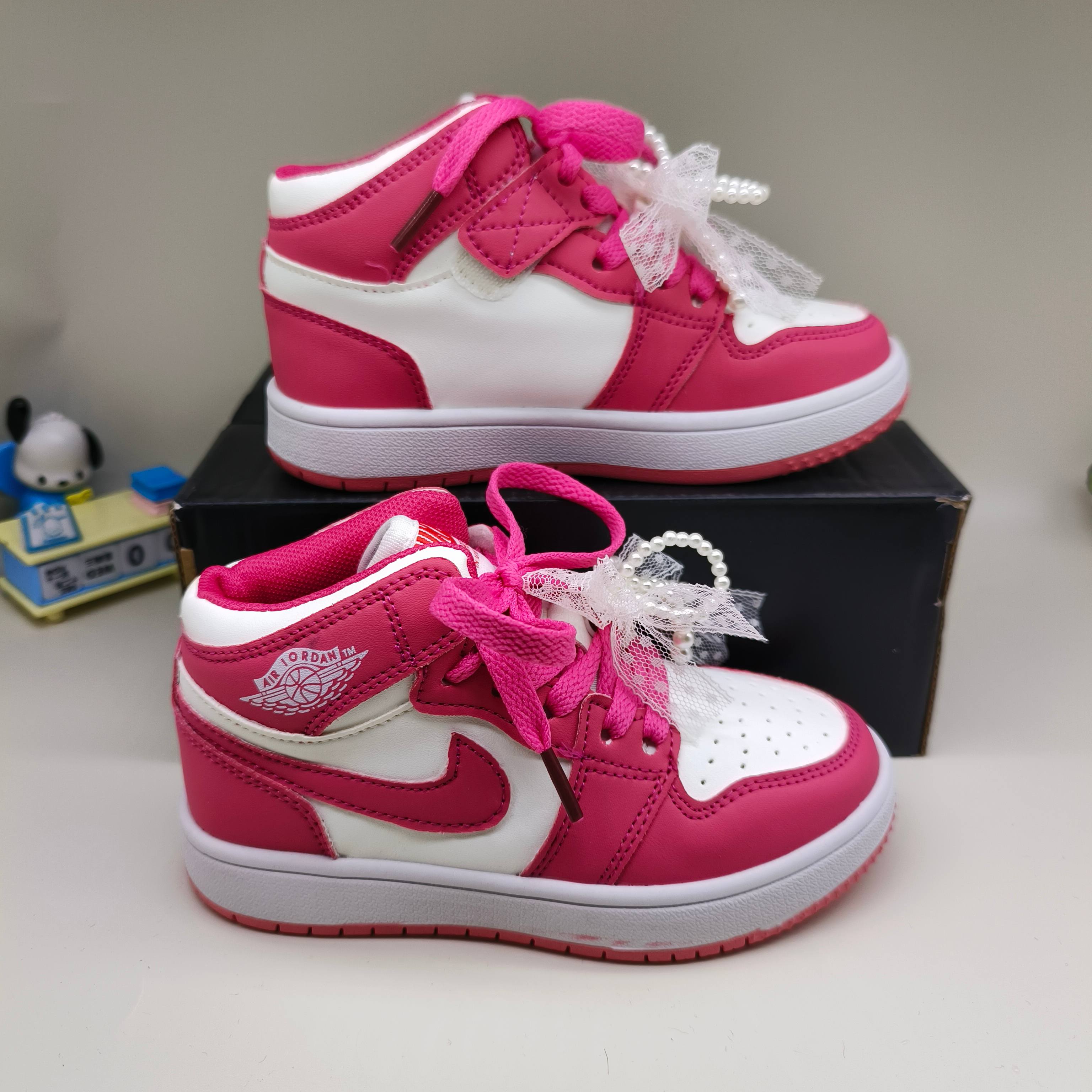 图片[8]-乔一中帮联名魔术贴儿童篮球鞋 尺码：26-37码 经典乔一中帮款式🆕 秋冬超合适❤️ 魔术贴设计，穿脱方便✌🏻 联名系列，蝴蝶结超可爱😍-选品中心