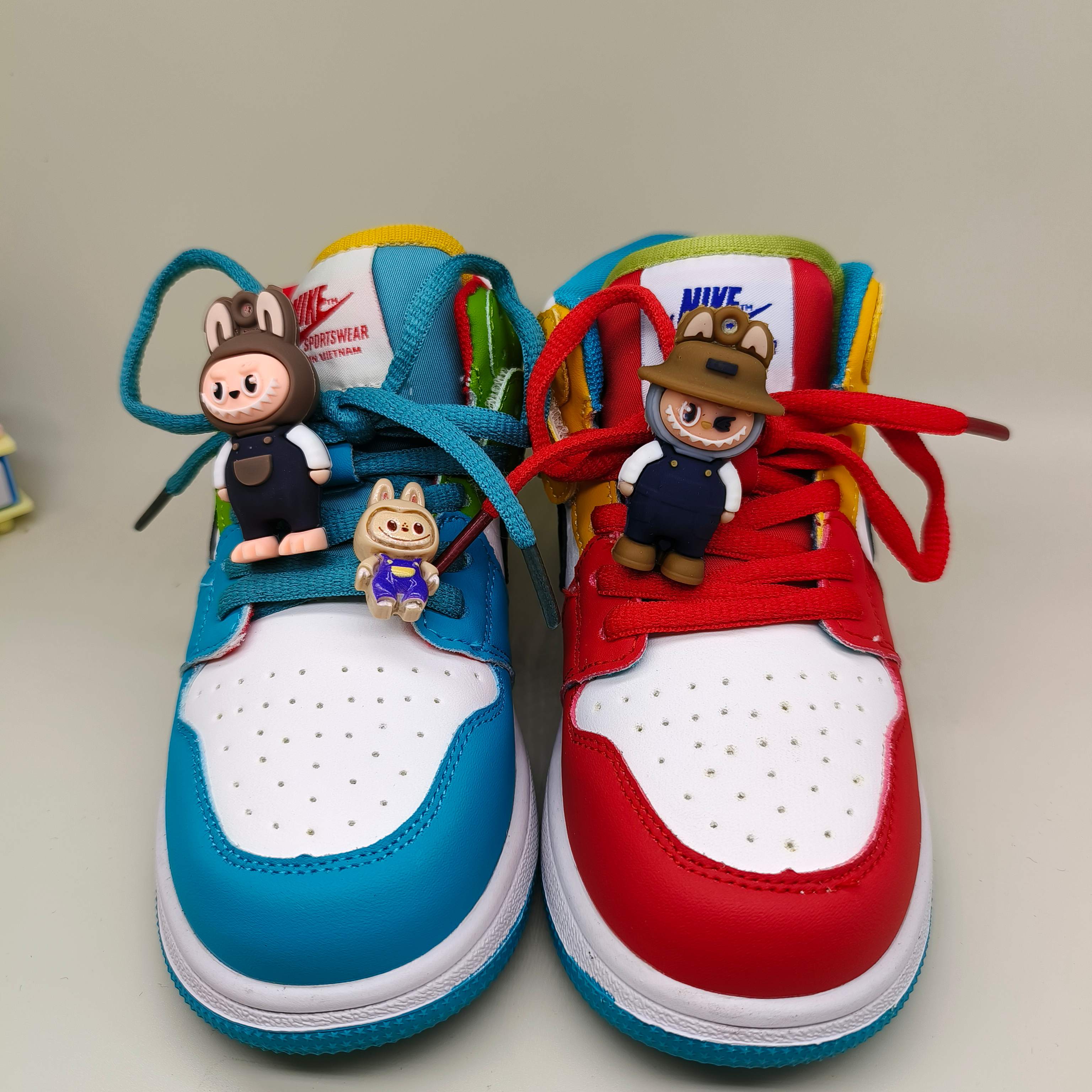 图片[3]-乔一中帮鸳鸯联名魔术贴儿童篮球鞋 尺码：26-37码 经典乔一中帮款式🆕 秋冬超合适❤️ 魔术贴设计，穿脱方便✌🏻 联名系列，拉布布超可爱😍-选品中心