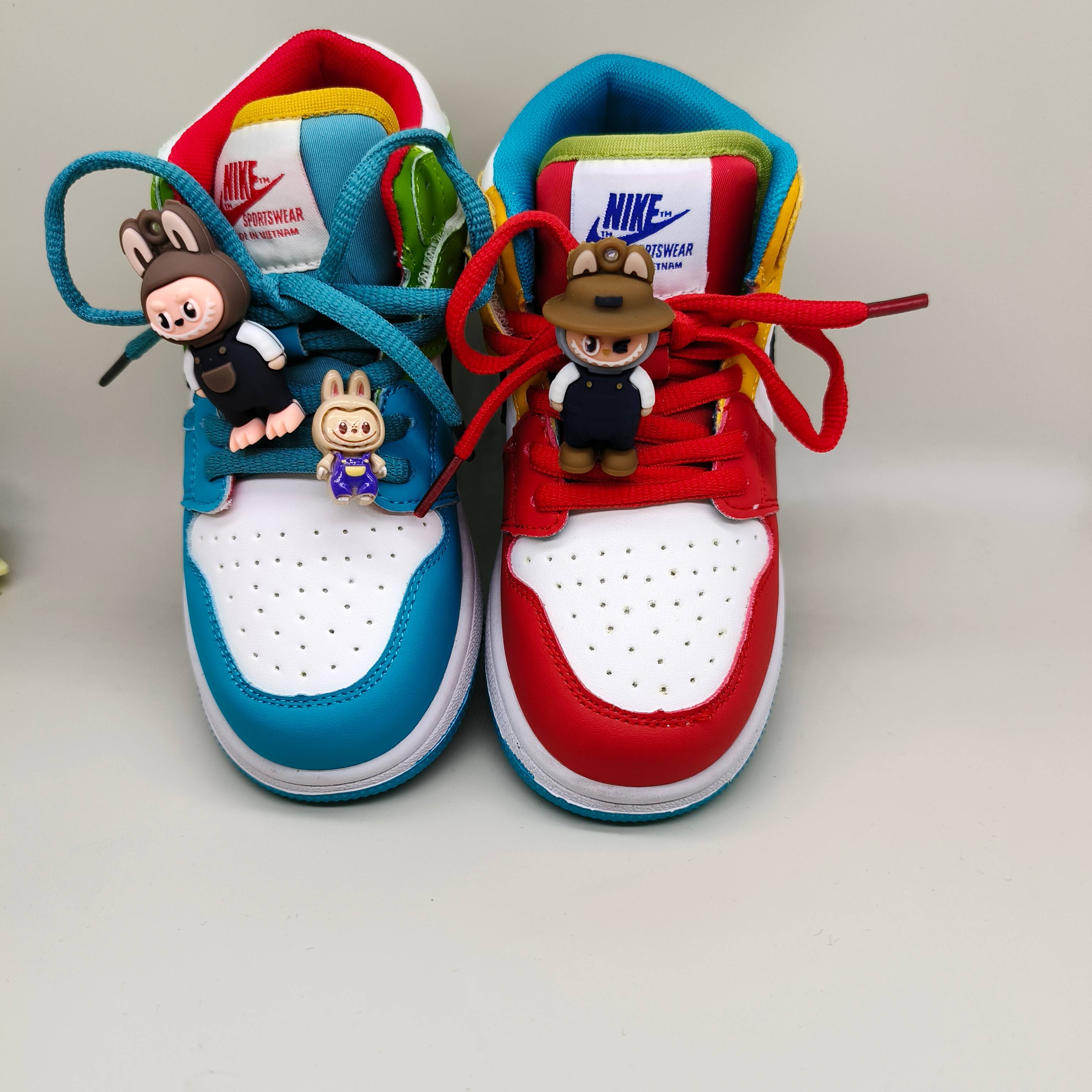 图片[6]-乔一中帮鸳鸯联名魔术贴儿童篮球鞋 尺码：26-37码 经典乔一中帮款式🆕 秋冬超合适❤️ 魔术贴设计，穿脱方便✌🏻 联名系列，拉布布超可爱😍-选品中心