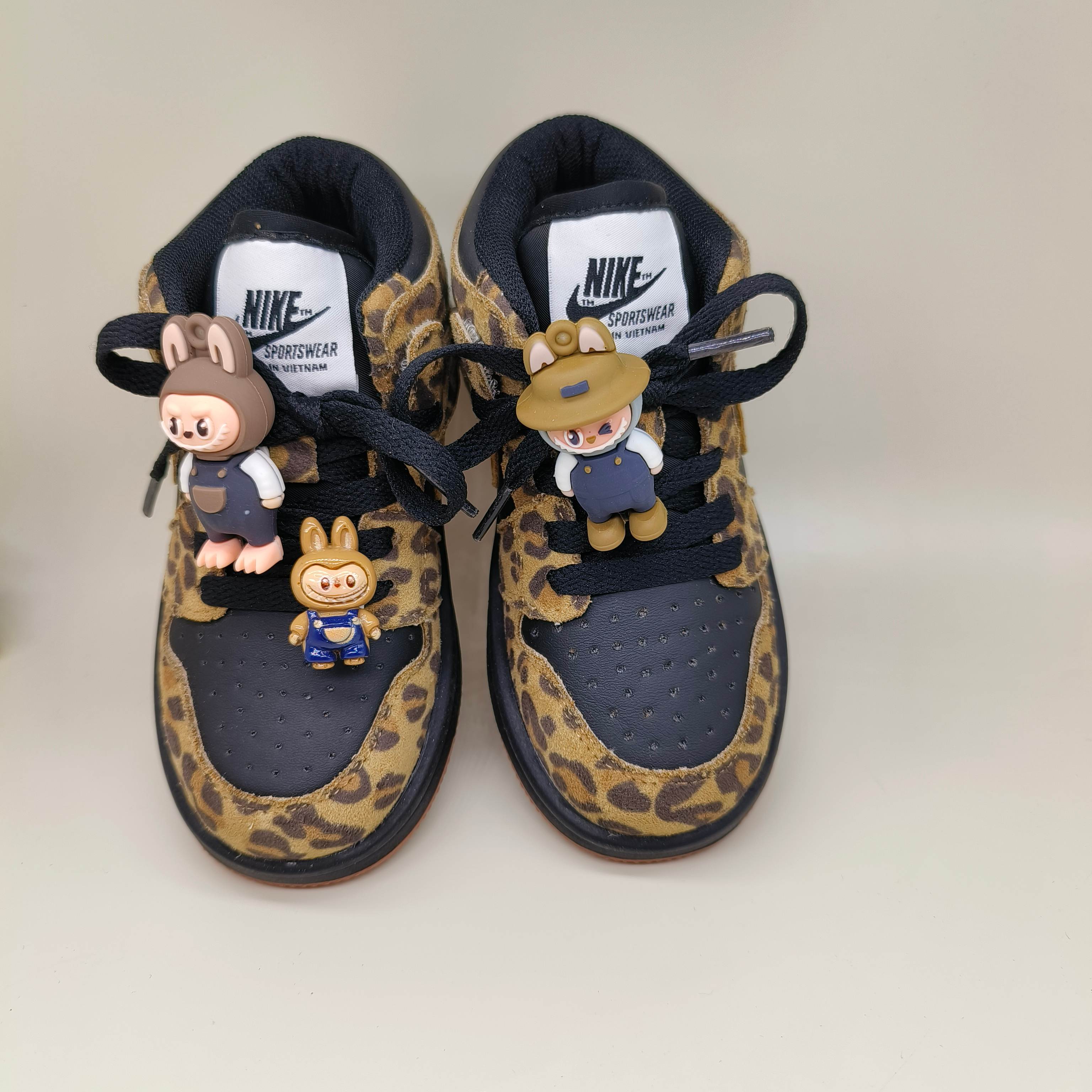 图片[5]-乔一中帮联名魔术贴儿童篮球鞋 尺码：26-37码 经典乔一中帮款式🆕 秋冬超合适❤️ 拉布布😊 魔术贴设计，穿脱方便✌🏻 联名系列，豹纹细节印花超可爱😍-选品中心