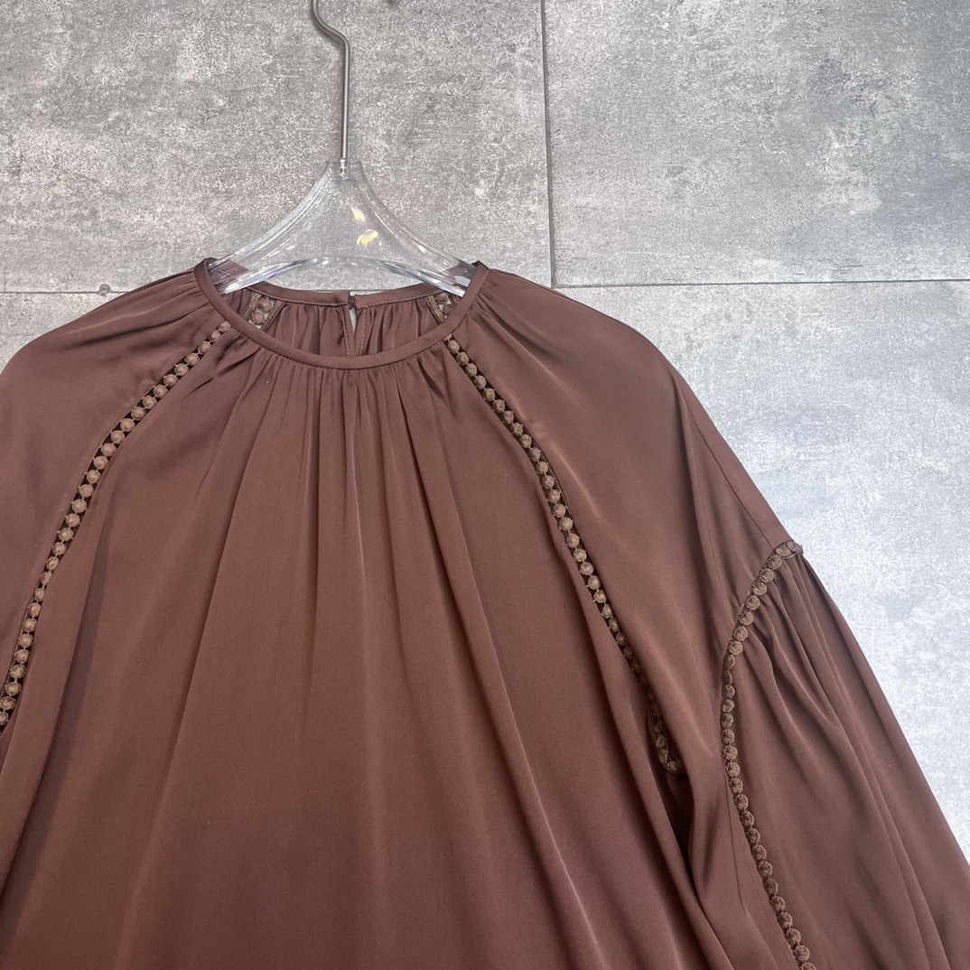 Sandro’s New Grail: High-Quality Women’s Clothes with Silk Fabric and Various Colors - 图片 2