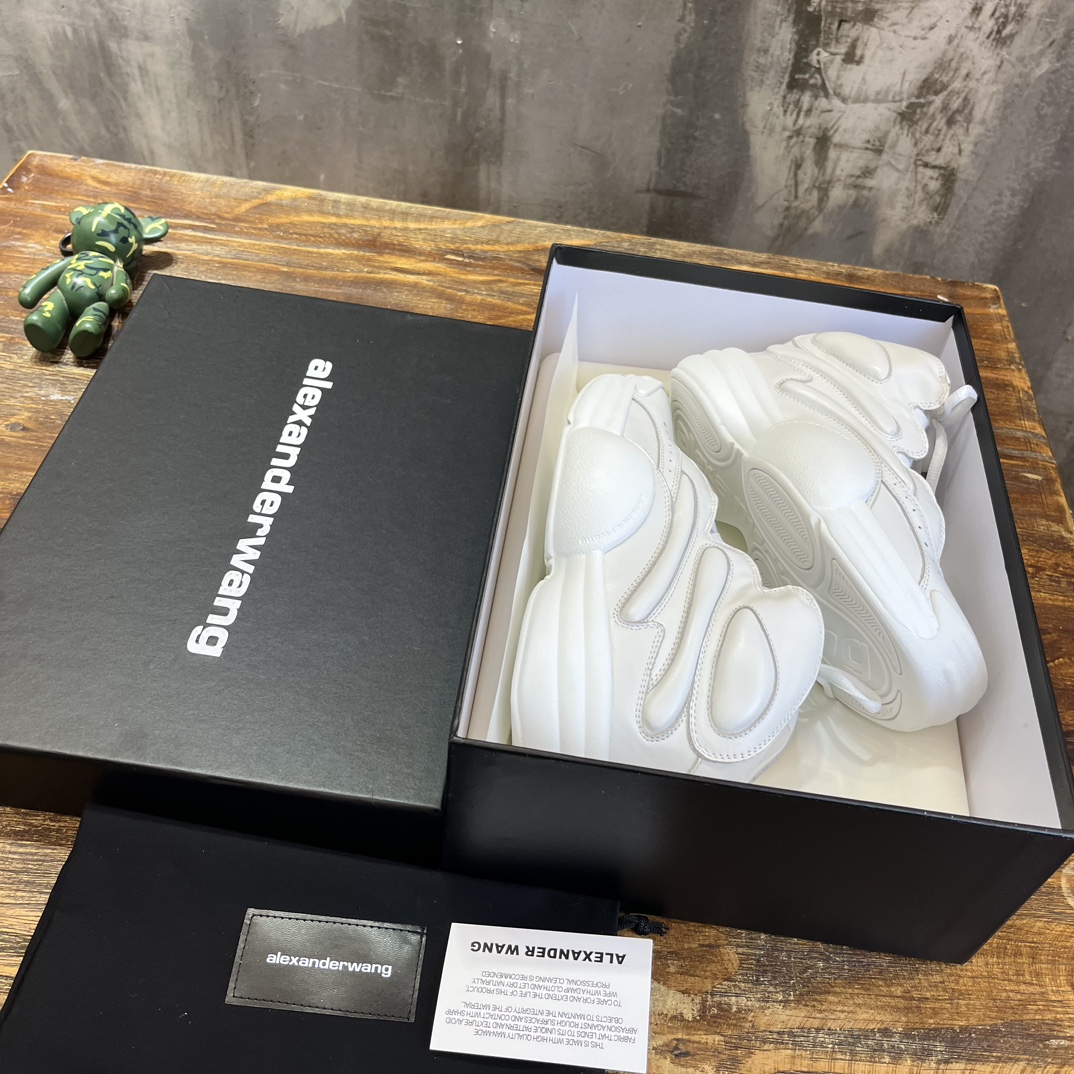Alexander Wang Wang亚力山大 ·王2023vs秋冬最新情侣 休闲老爹鞋系列……
