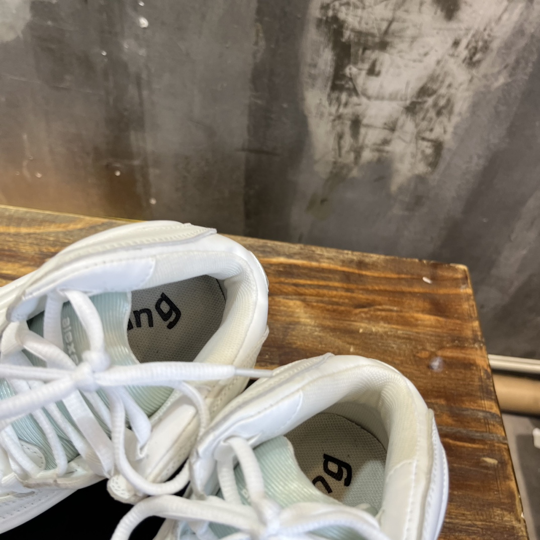 Alexander Wang Wang亚力山大 ·王2023vs秋冬最新情侣 休闲老爹鞋系列……
