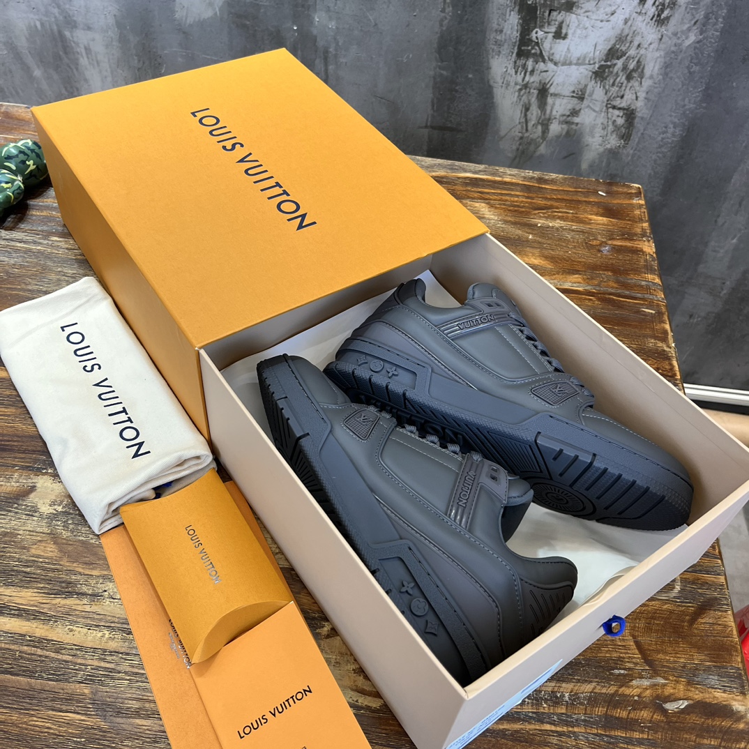 Louis Vuitton 新配色 东莞高端 LV Trainer 路易-威登2022走秀新款