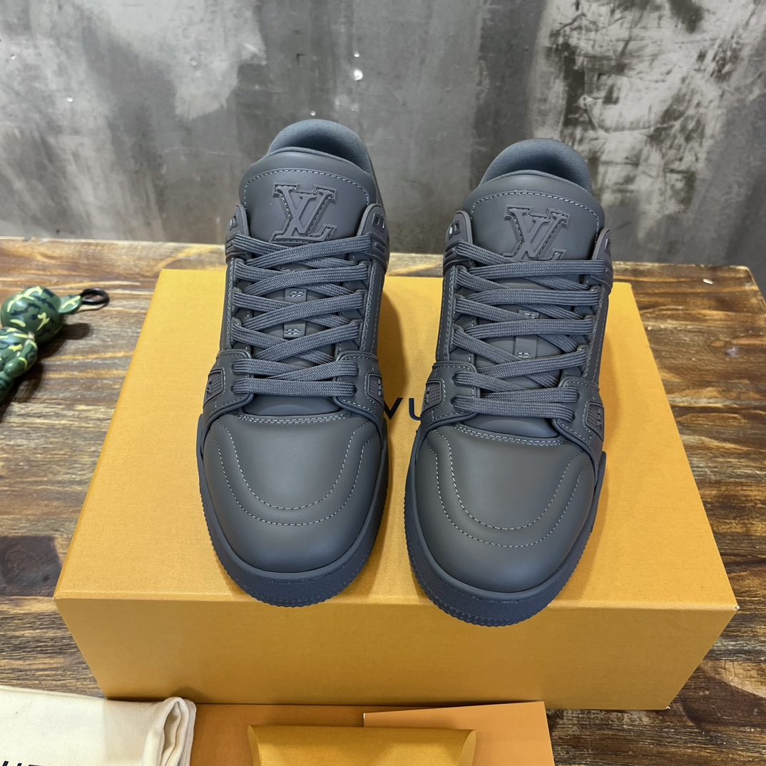 Louis Vuitton 新配色 东莞高端 LV Trainer 路易-威登2022走秀新款