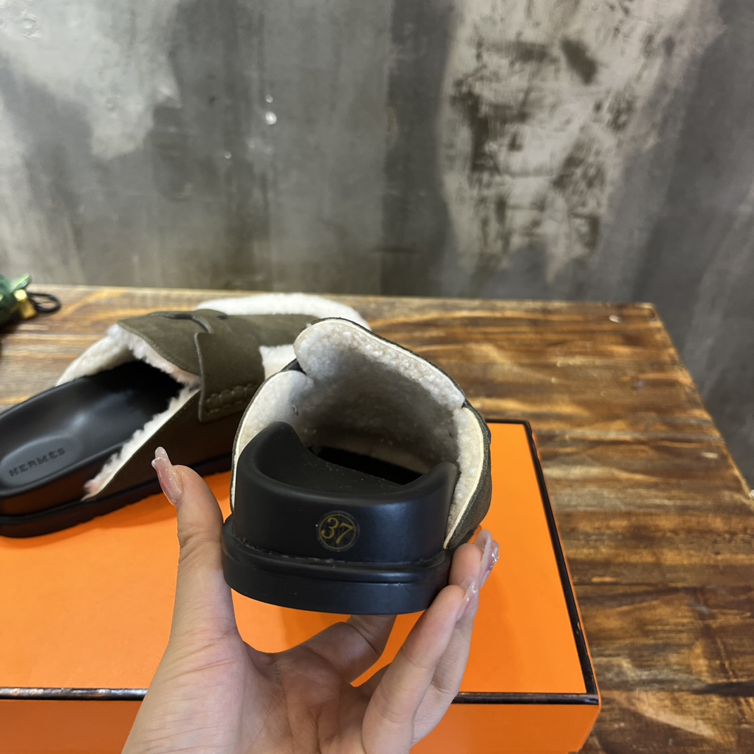 Hermès 勃肯毛毛半拖鞋