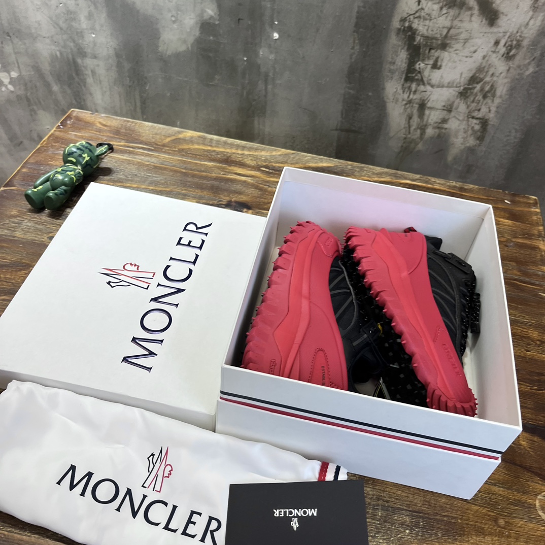 Moncler Trailgrip GTX: Outdoor Sneakers for Ultimate Performance and Style 2 i1699527766 3411 8