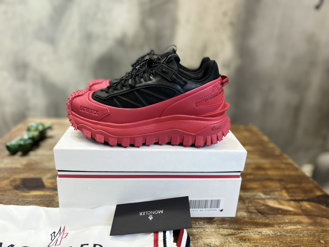 Moncler Trailgrip GTX: Outdoor Sneakers for Ultimate Performance and Style 1 i1699527766 5862 0