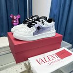 The highest quality fake
 Valentino Casual Shoes Casual