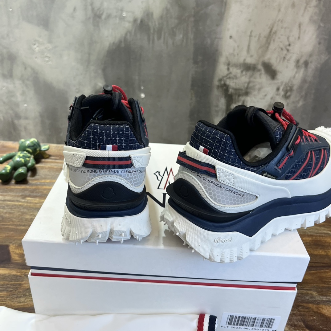 Moncler Trailgrip x GTX Outdoor Sneakers: Durable, Stylish, and Ready for Adventure 9 i1702550834 3810 0