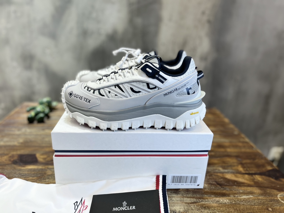 Moncler Trailgrip GORE-TEX Sneakers: Ultimate Outdoor Performance, Sizes 36-45 2 i1702550846 4690 2