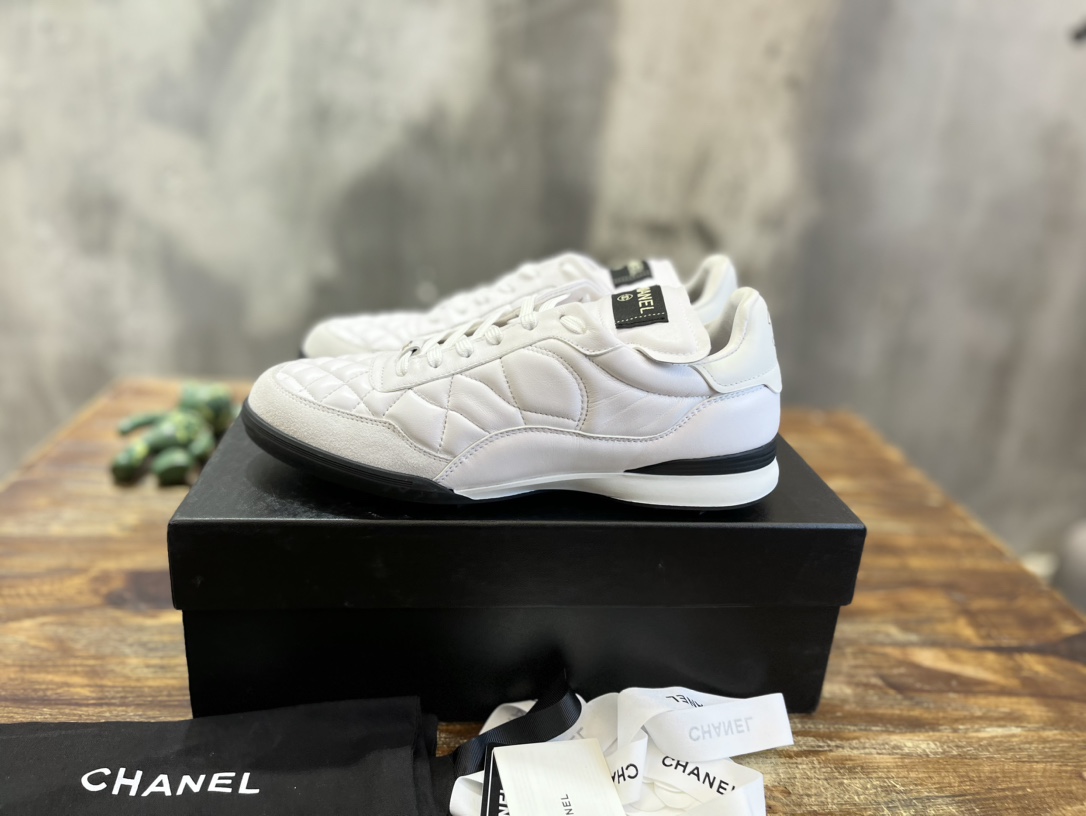 Chanel Single Layer Shoes Men Cowhide Sweatpants