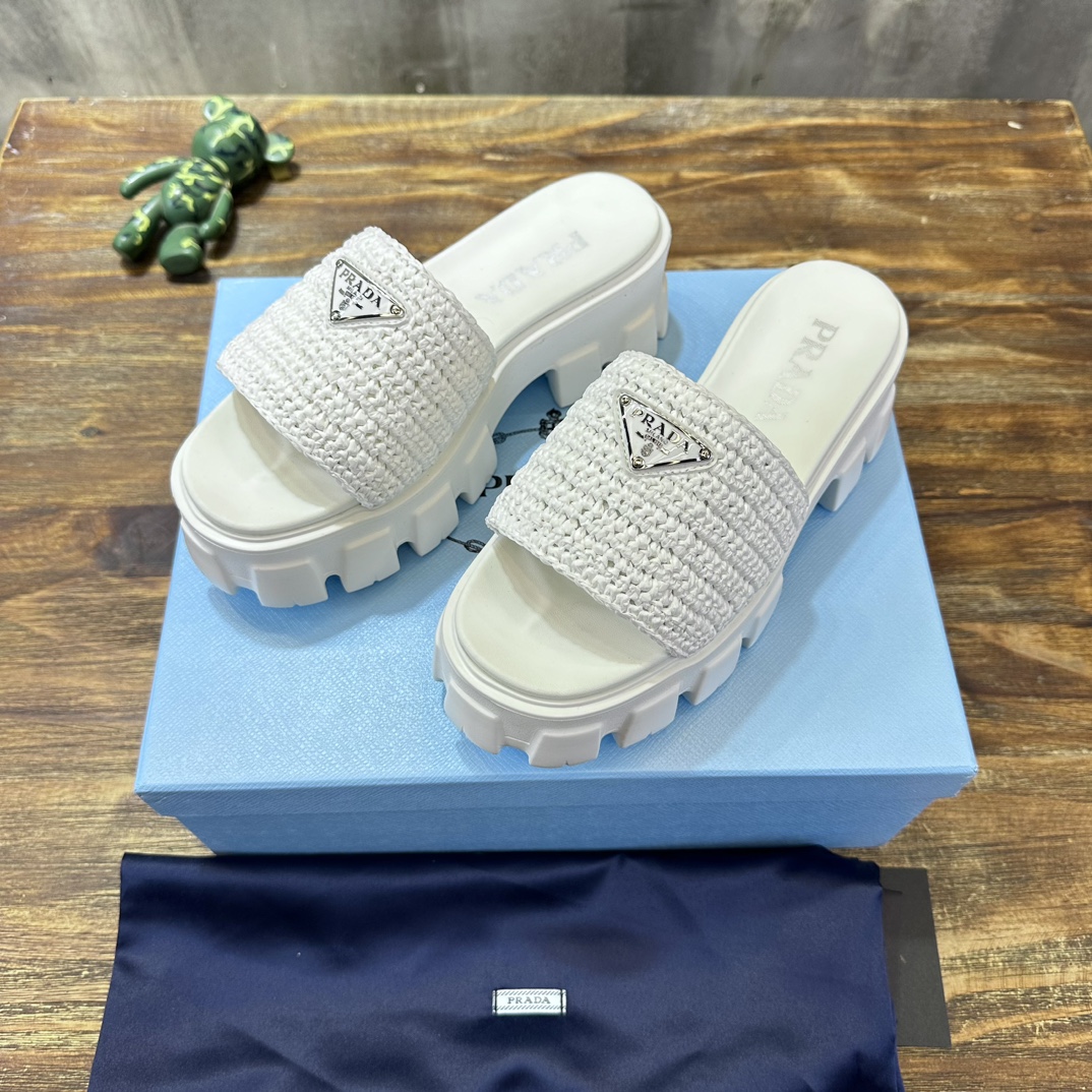 Prada prada普拉达最新款齿牙编织厚底三角扣拖鞋
