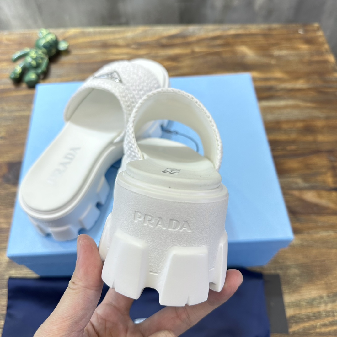 Prada prada普拉达最新款齿牙编织厚底三角扣拖鞋