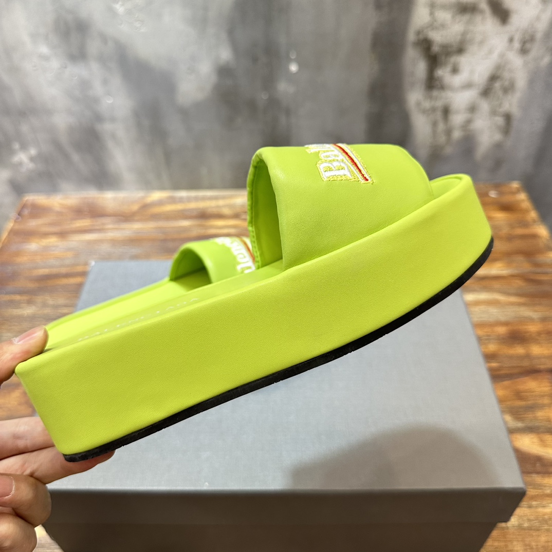 Balenciaga Balenciaga巴黎世家 新款情侣厚底拖鞋