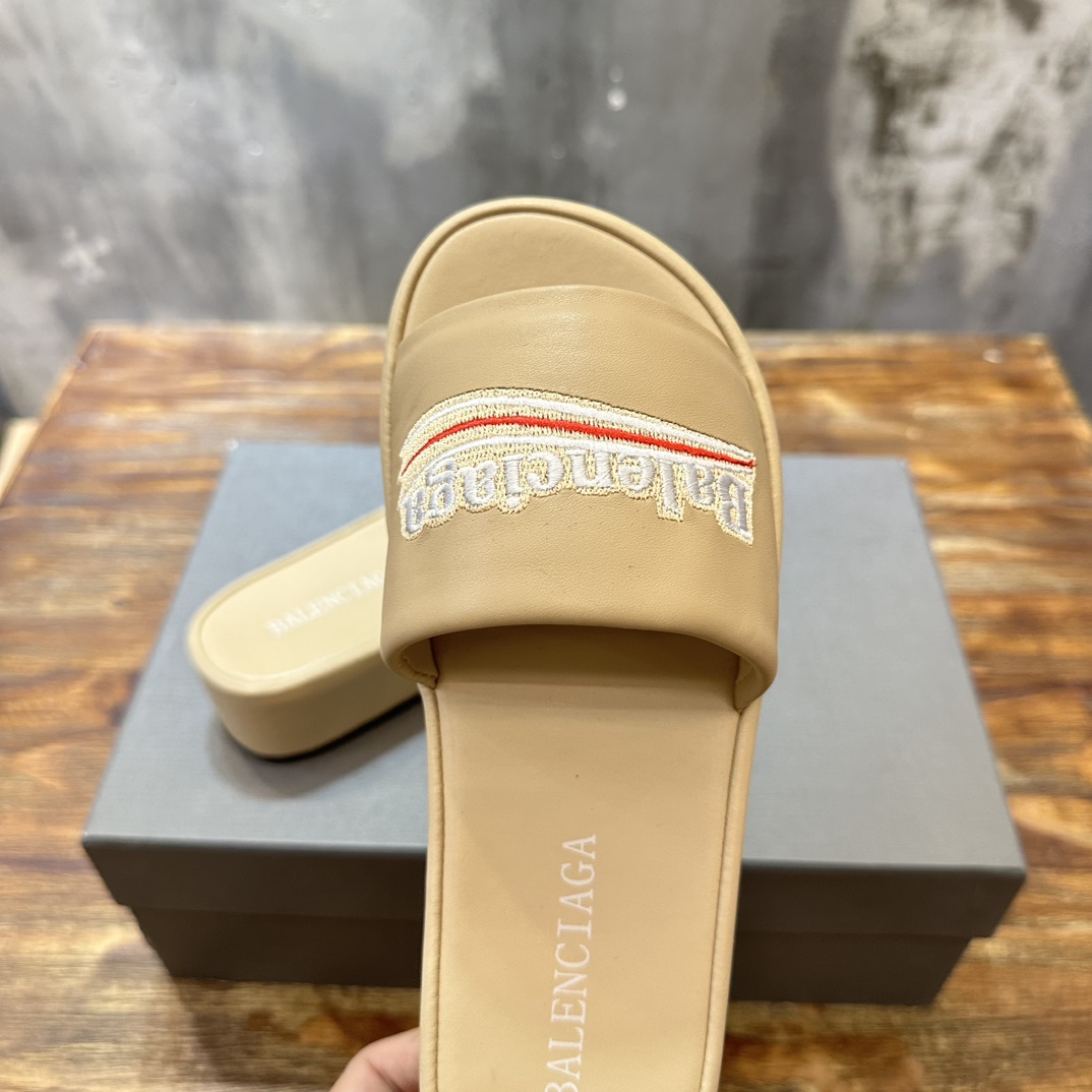 Balenciaga Balenciaga巴黎世家 新款情侣厚底拖鞋