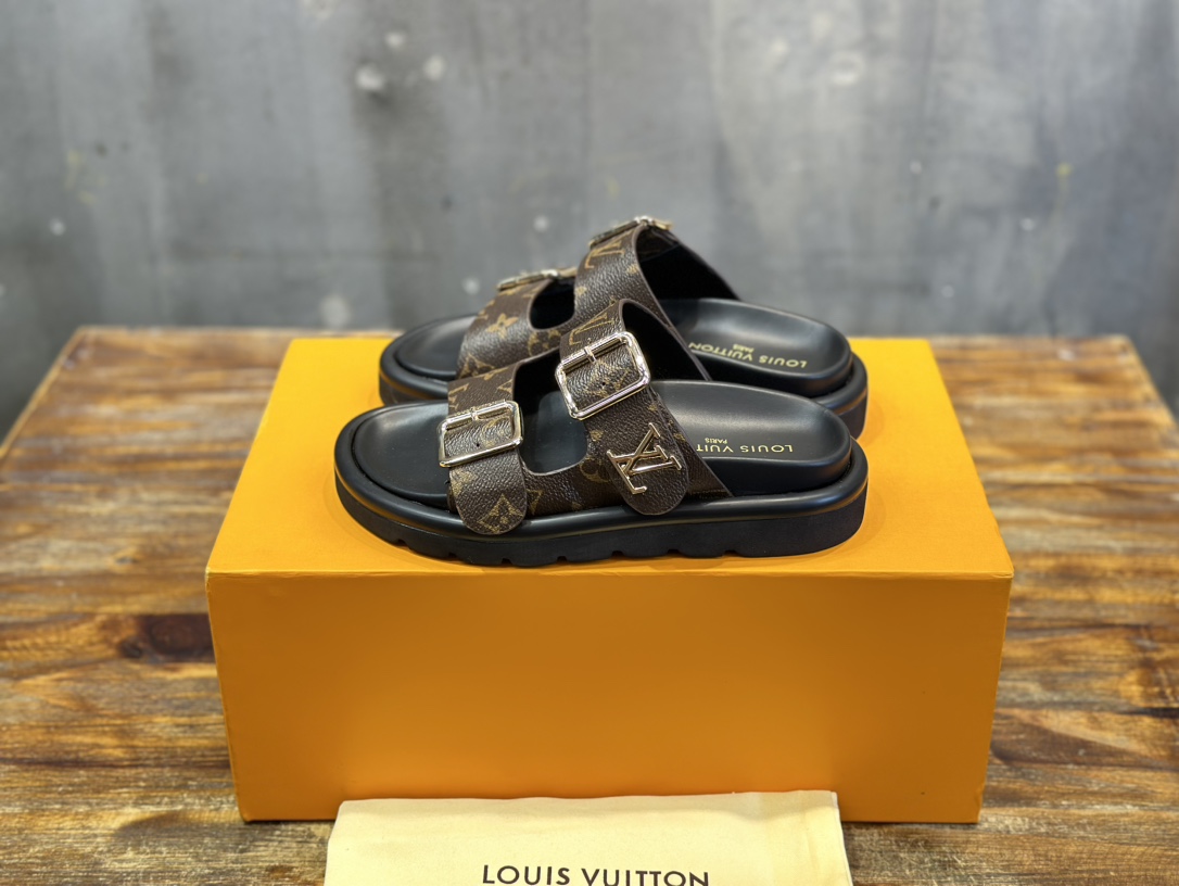לואי ויטון נעליים סנדלים נעלי בית קיץ ניסקס קווייד עור כבשים אוסף קיץ Vintage