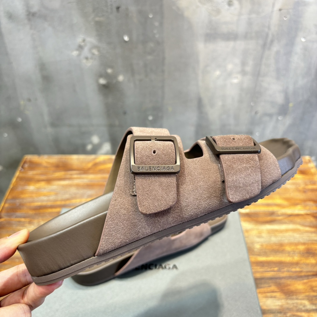 Balenciaga Balenciaga巴黎世家 新款情侣拖鞋