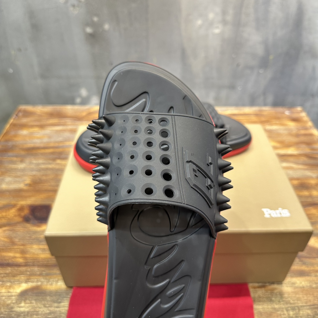 Christian Louboutin 代购级 2024重磅推出 Christian Louboutin男款拖鞋 鞋底带有Louboutin签名