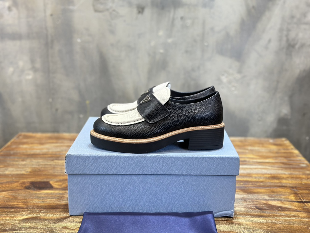 מכירות ברשת
 פראדה נעליים נעלי פלטפורמה קווייד עור אמיתי