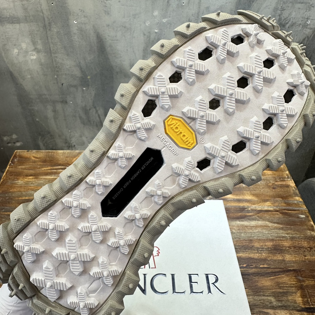 Moncler Trailgrip GTX: Outdoor Hiking Sneakers with Superior Traction 10 i1714649600 5697 0