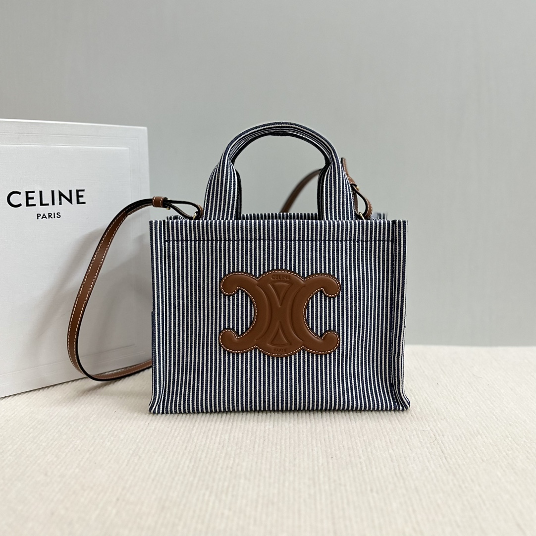 NO:182537,Genuine grade original leather version New product online New support items New color matching is super good ~ Fresh and elegant Striped fabric Echoes cowhide with cowhide Arc de Triomphe to create a fresh texture in spring and summer. Fine workmanship, exquisite wiring, overall design is fresh and gentle, with capacity, good appearance, versatile and not picky, style is randomly switched, and there is shoulder strap for crossbody, both practical and ornamental, casual style, literary and fresh, and the women's series are very good. Capacity and capacity are not questioned, it is definitely worth it. Model number 199162 Navy Size 26×19×13 (with original packaging), Celine, celine, cowhide19860909正品级 原厂皮版本 新品上线 托物上新 新配色超好看 ～ 清新淡雅 条纹织物 与牛皮革凯旋门相呼应 ,打造春夏清新质感 做工精细,走线精致 ,整体设计清新温柔,有容量 有颜值 ,百搭不挑人 ,风格随意切换,,同时又有肩带可以斜挎,兼具实用性与观赏性, 休闲随性风,文艺小清新,森女系都很 容量容量不用质疑,妥妥抵 款号199162海军蓝 尺寸26×19×13（配原版包装）,赛琳,celine,cowhide,Bag