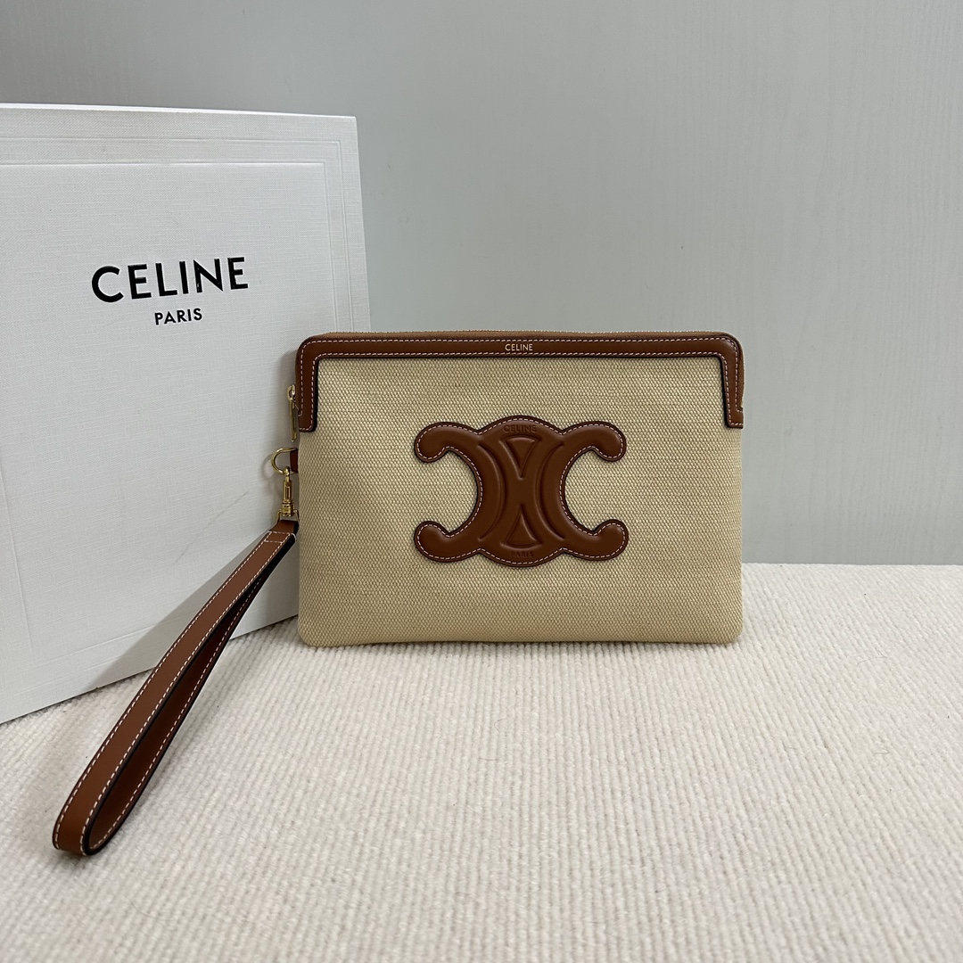 NO:185739,New product launch Ce_line clutch bag』-Simple style item Paired with a large brown leather logo, new linen clutch bag Xiaoxiao also super capable of installing several mobile phones, all kinds of daily products are OK, wear-resistant and first-class hand-held, equipped with large bag, good-looking whenever you match, model number 10J502 Color linen/tan brown (with original packaging) Size 25x17.5x1, Celine wallet, celine, wallets, handbag19860909新品上线 Ce_line手拿包』-简约风单品 搭配大棕色皮Logo,新品麻布手拿包 小小一个也是超能装 几个手机各种日常品都ok 耐磨也是一流 手拿 配大包 随意搭配都好看 款号10J502 颜色麻布/黄褐棕（配原版包装） 尺寸25x17.5x1,赛琳钱包,celine,wallets,handbag,Bag