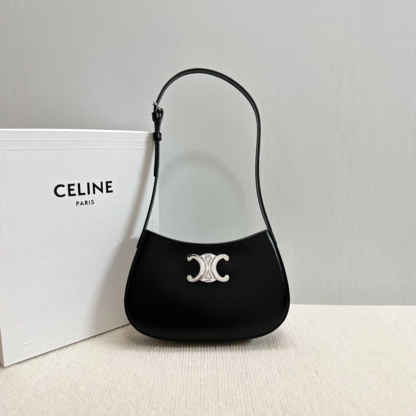 新品现货🅰🅰TILLY腋下包〰
CE 2024 中国新年限定新款TILLY...