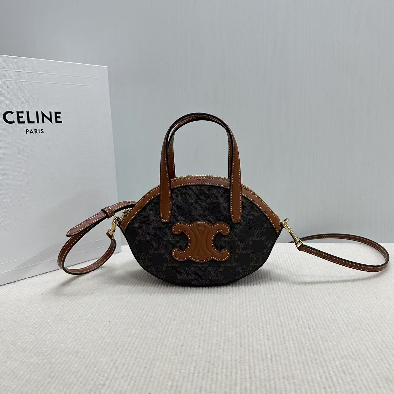 Unique Oval Leather Bag: Stylish, Versatile, Quality Craftsmanship, Breaking Fashion Rules, Confident City Style - 图片 1