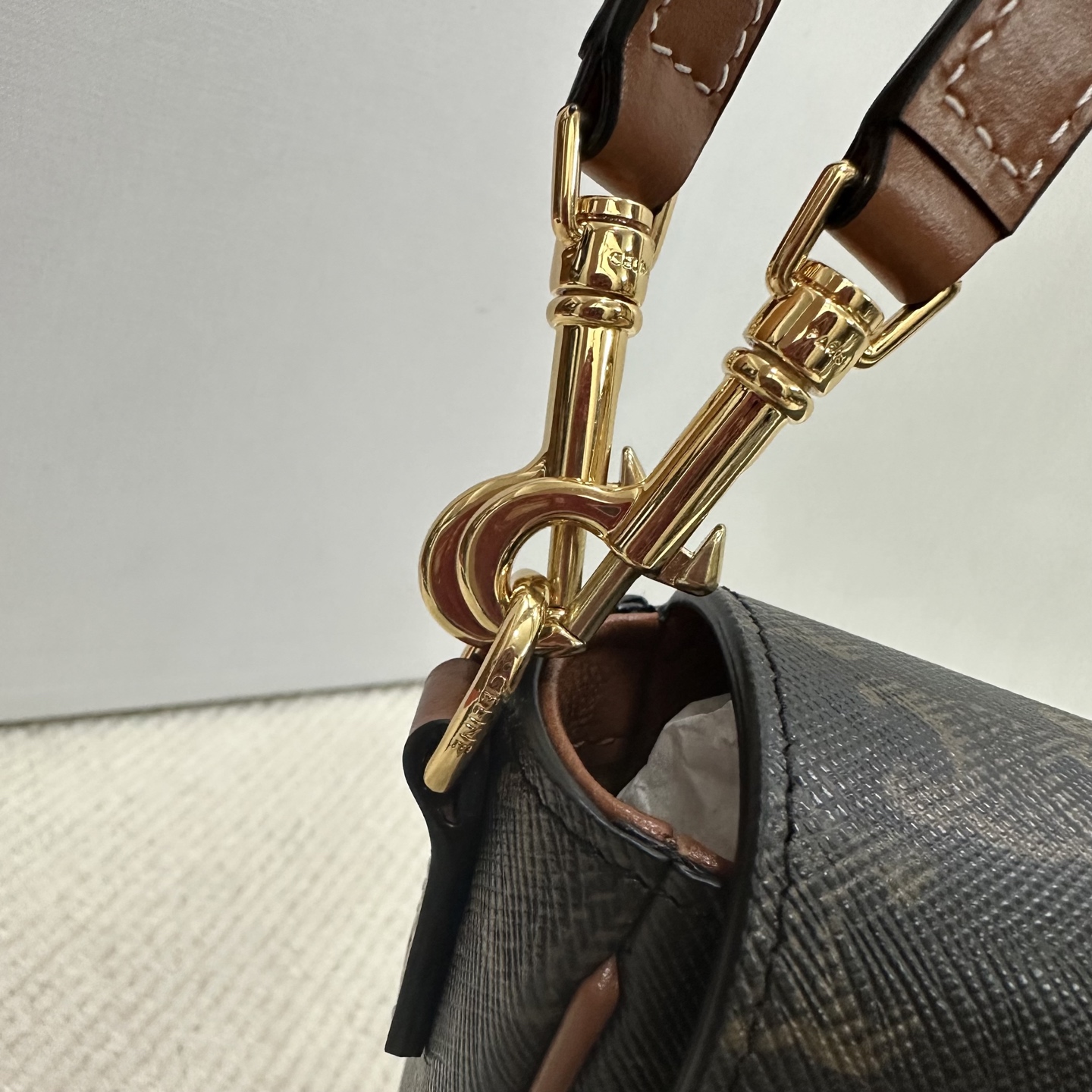 Stylish Folco Saddle Bag: Elegant, Sophisticated, Functional, Easy to Carry. - 图片 6