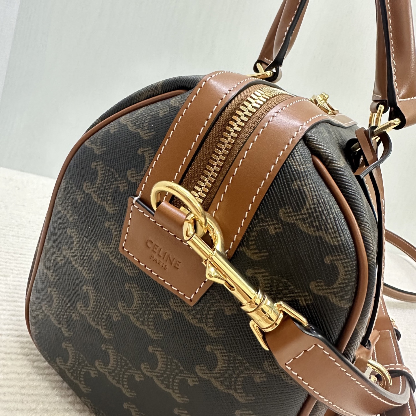 Celine Style Travel Bag style reference detail image 8 from source 772252
