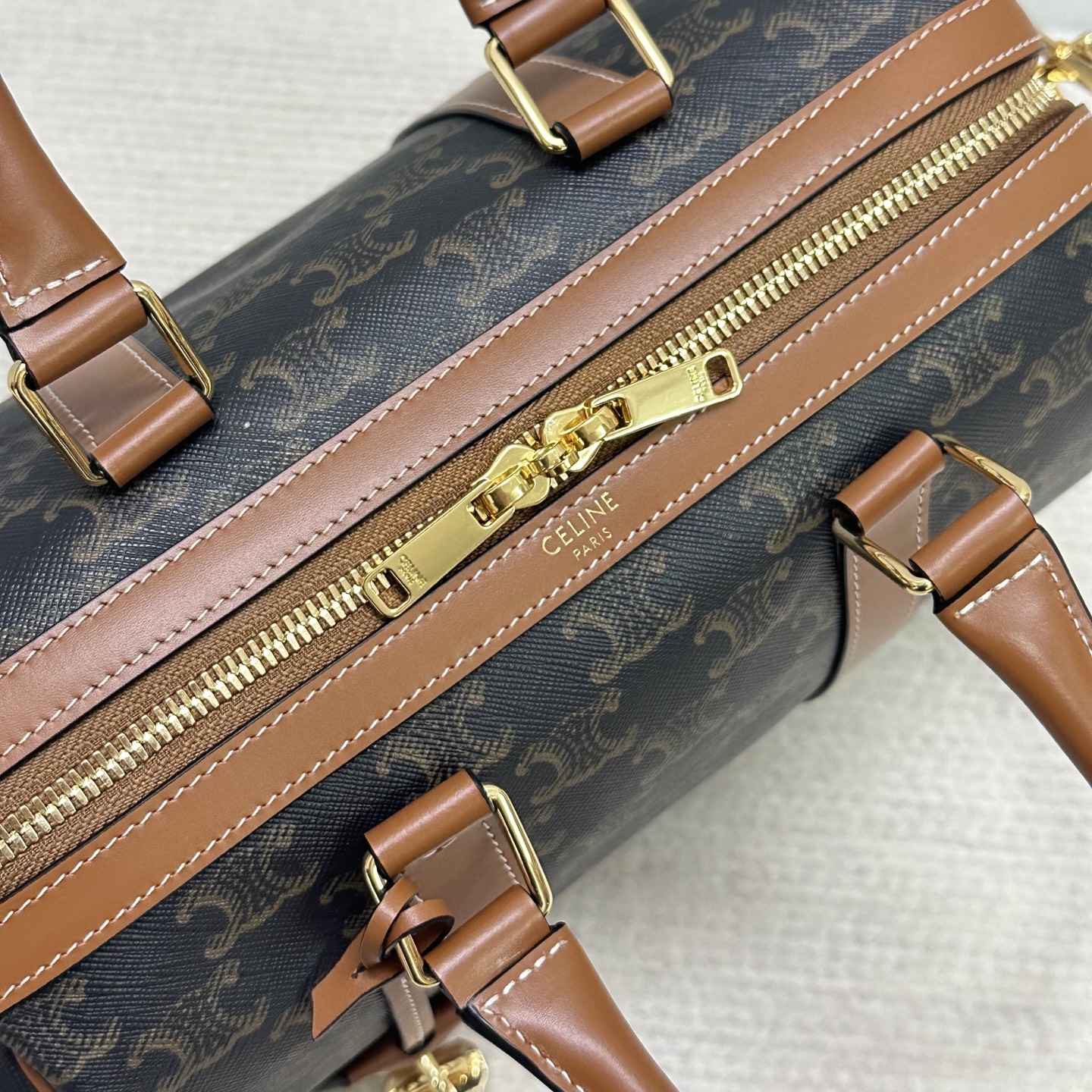 Celine Style Travel Bag style reference detail image 7 from source 772252