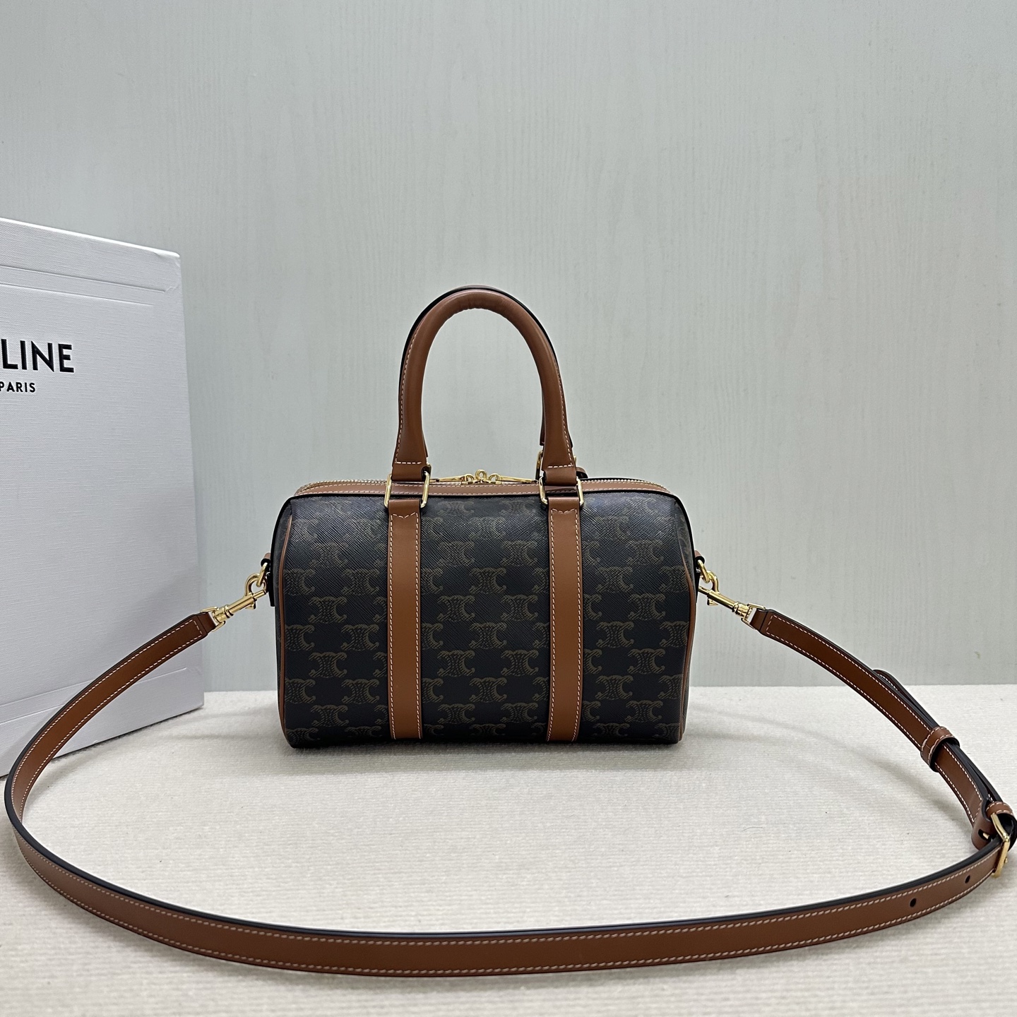 Celine Style Travel Bag style reference detail image 3 from source 772252