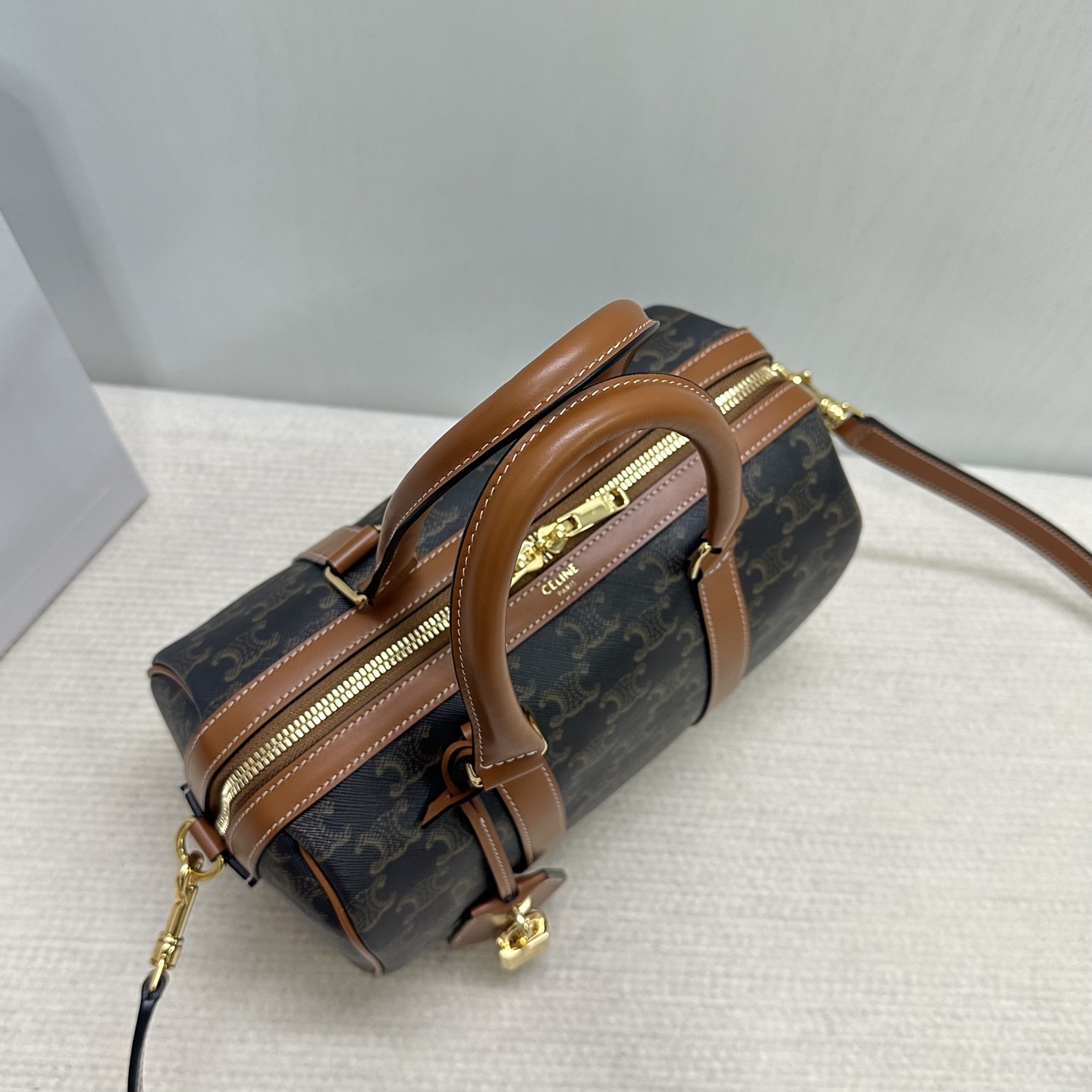 Celine Style Travel Bag style reference detail image 9 from source 772252