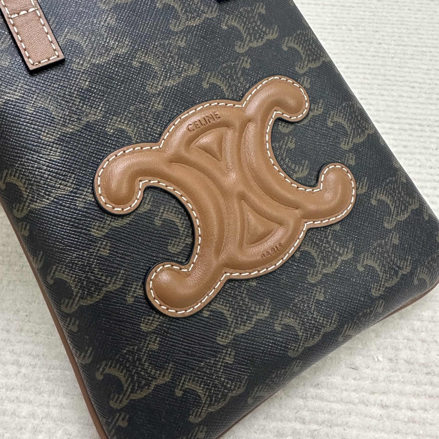Celine Style Leather Bag style reference detail image 5 from source 772253