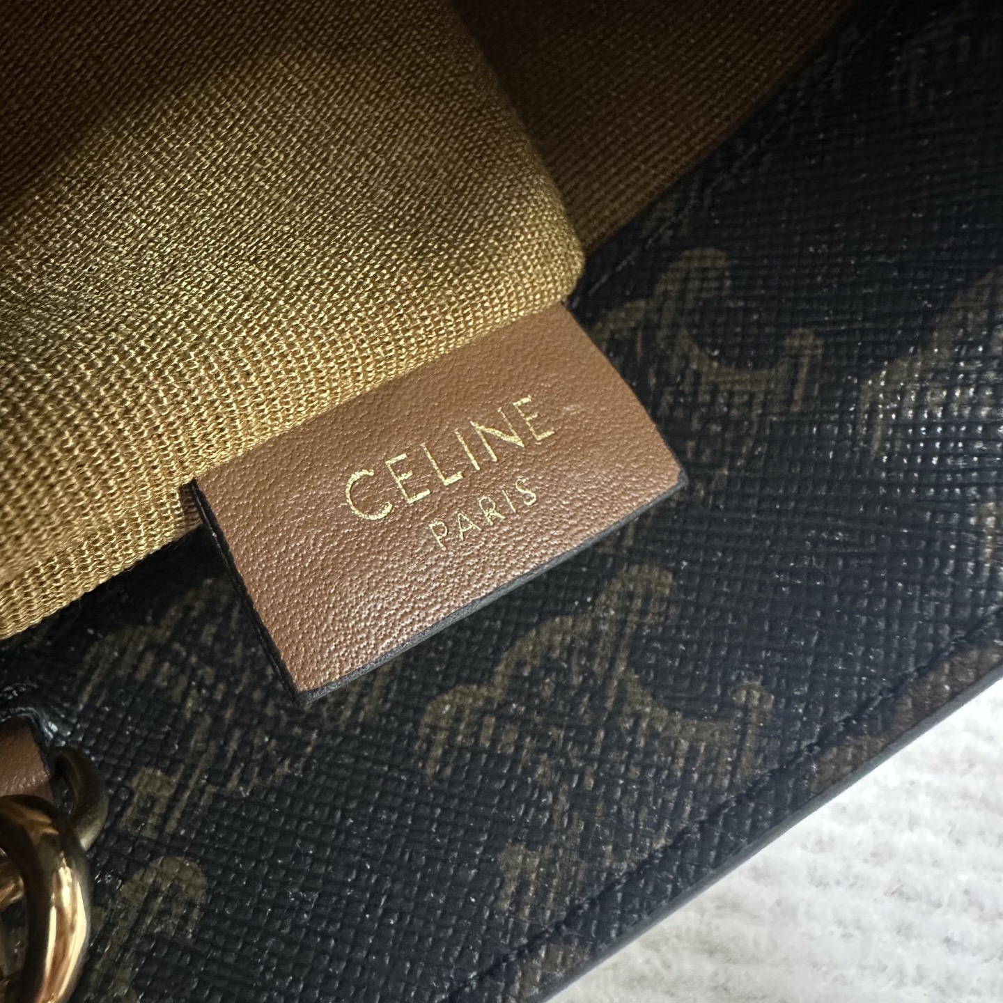 Celine Style Leather Bag style reference detail image 8 from source 772253
