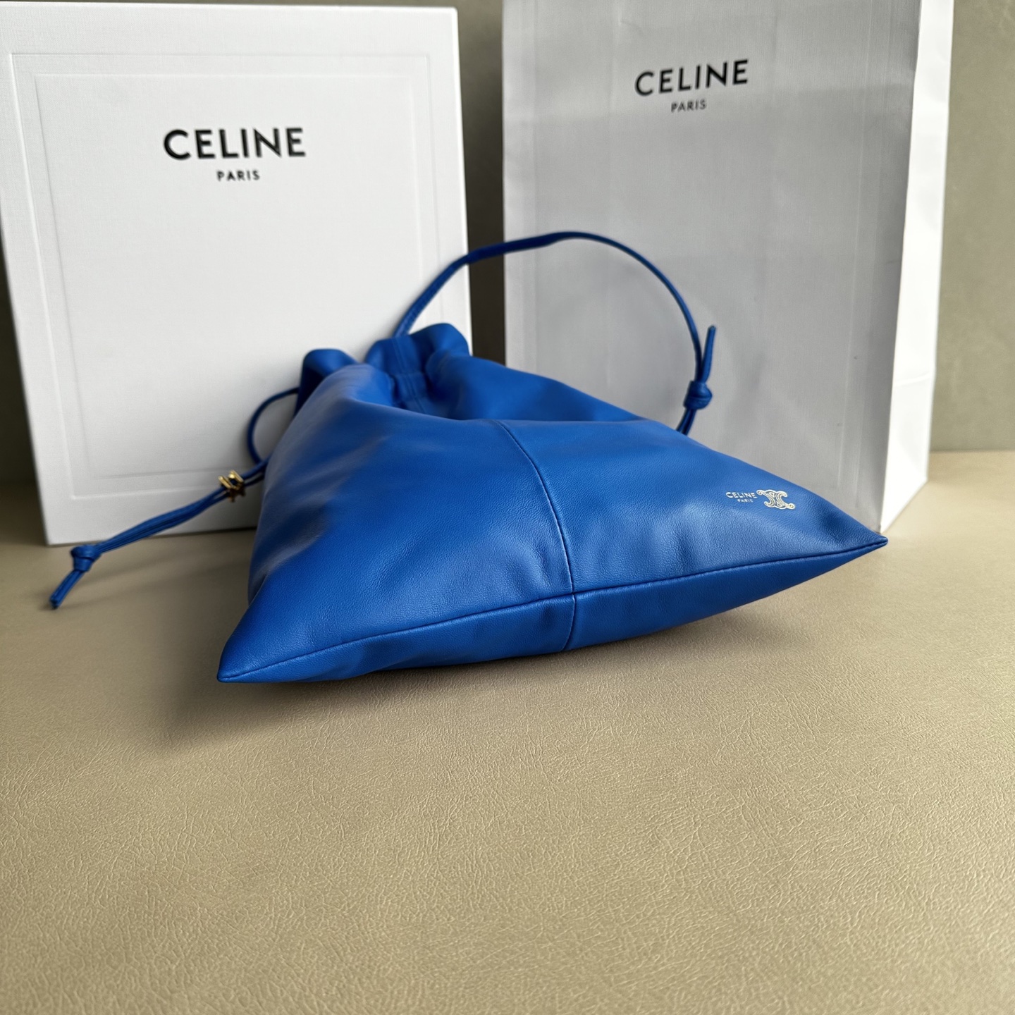Celine Style Leather Bag style reference detail image 4 from source 772292