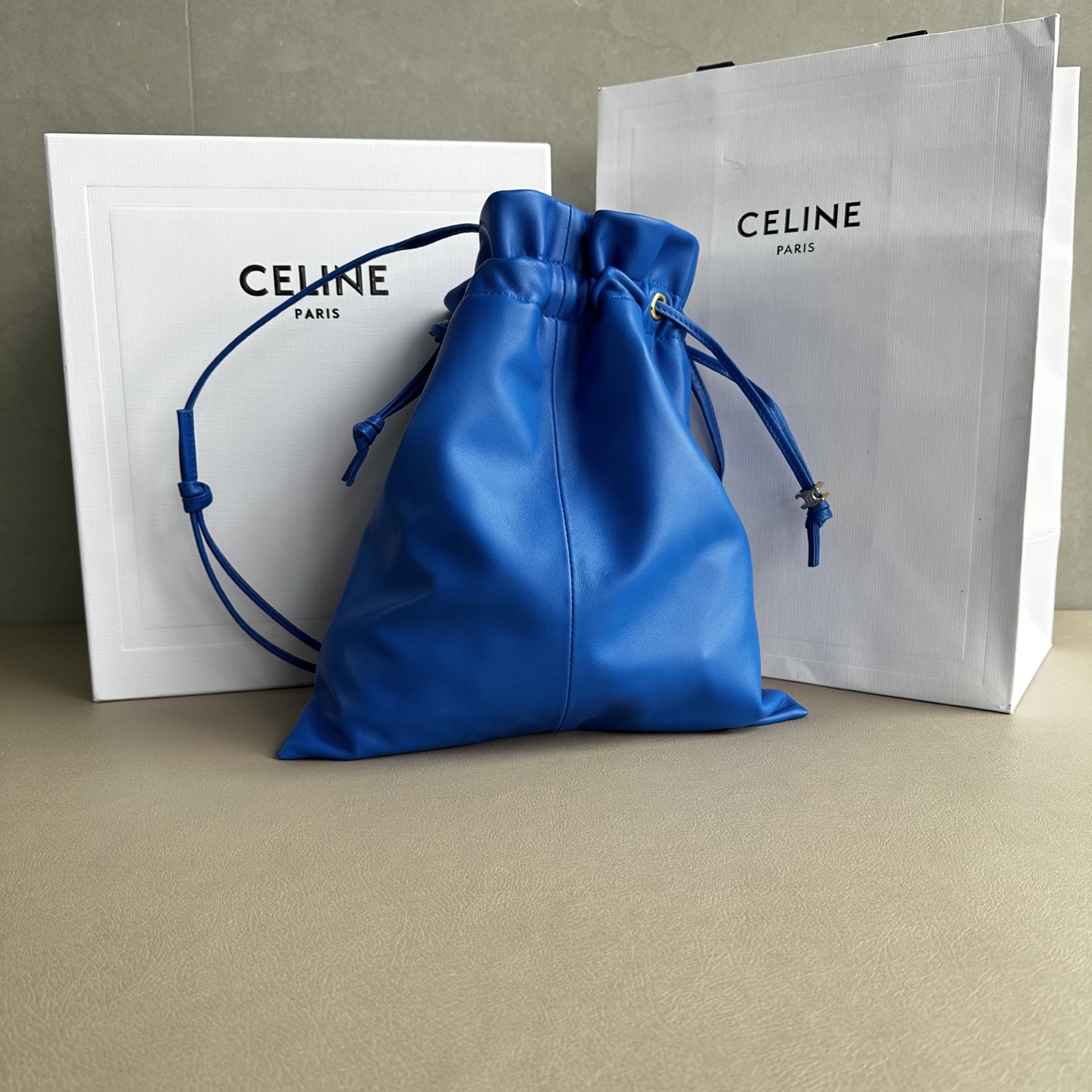 Celine Style Leather Bag style reference detail image 2 from source 772292