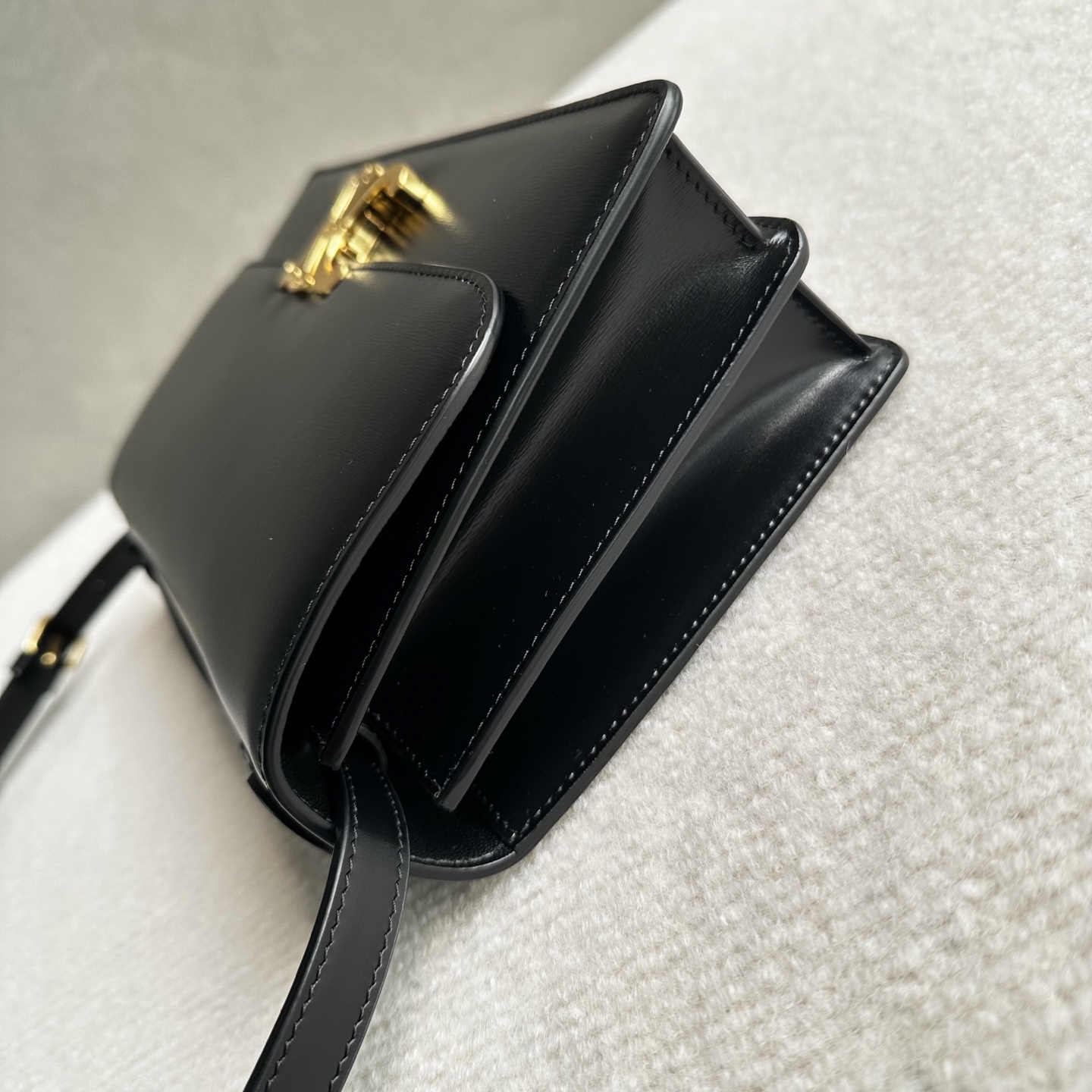Celine Style Card Holder Bags detail image 4 from source 772307