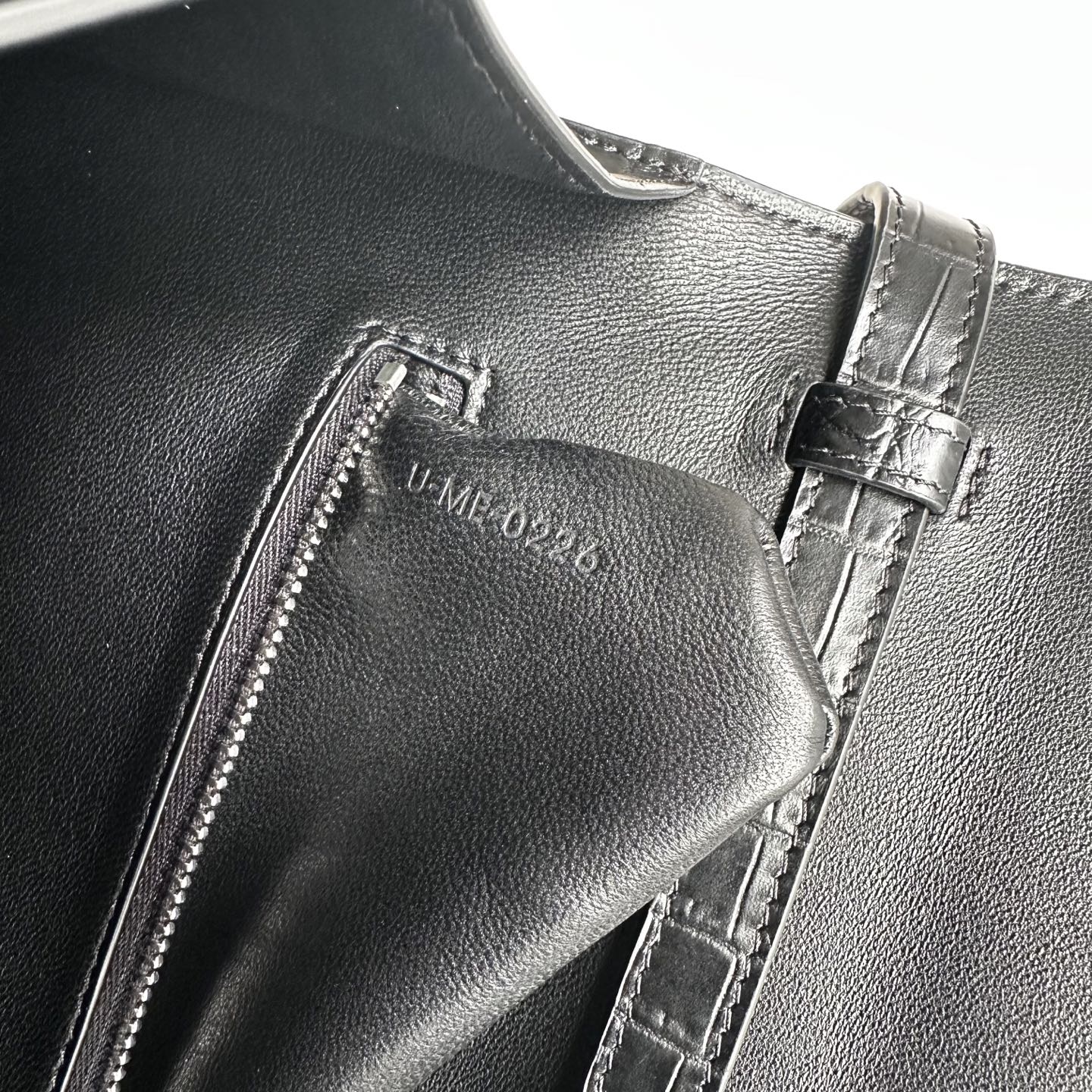 Celine Style Card Holder Bags detail image 9 from source 772306