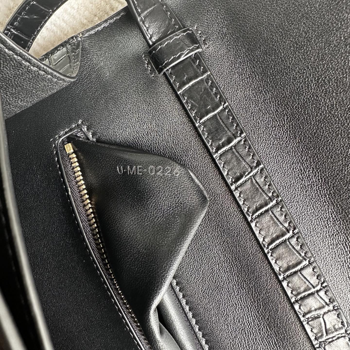 Celine Style Card Holder Bags detail image 9 from source 772305