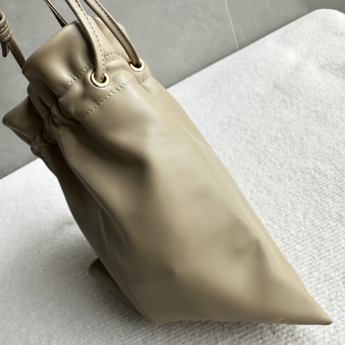 Celine Style Leather Bag style reference detail image 6 from source 772294