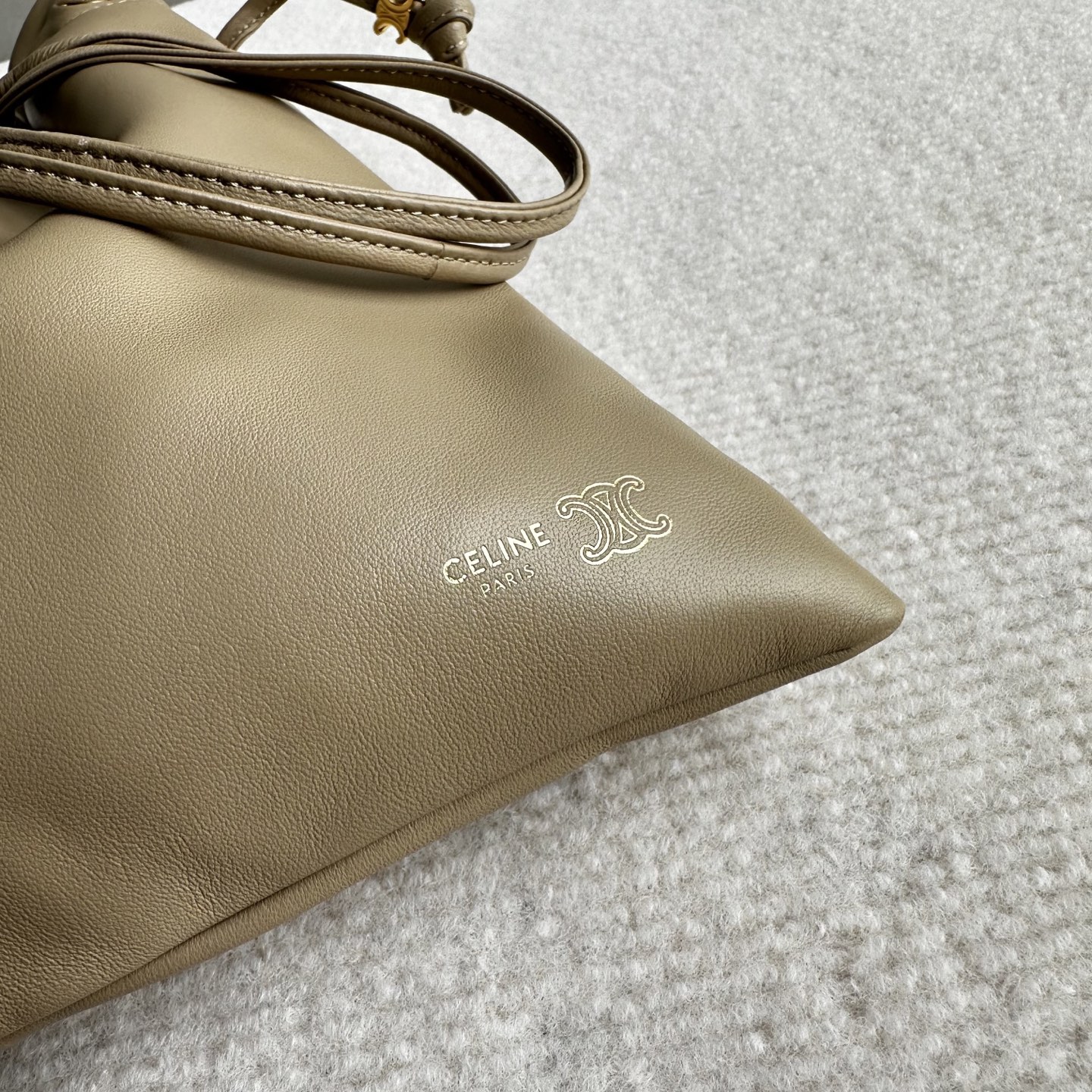 Celine Style Leather Bag style reference detail image 4 from source 772294