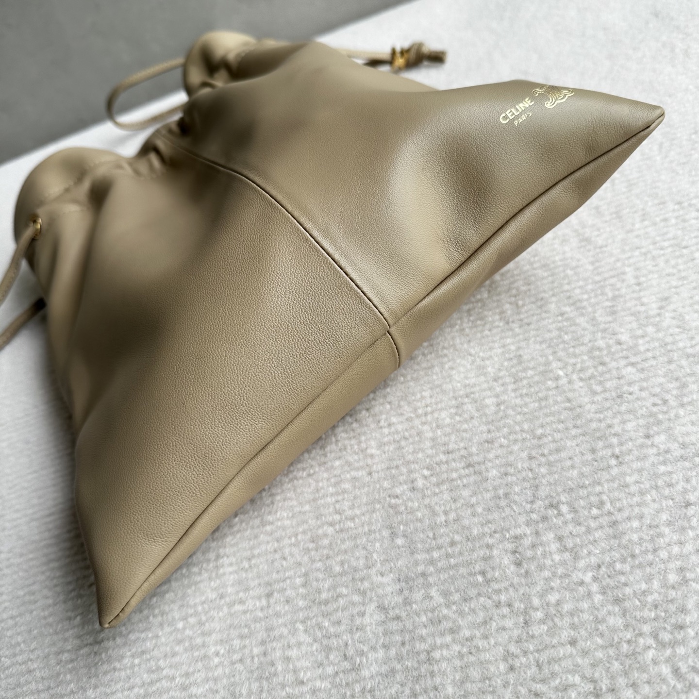 Celine Style Leather Bag style reference detail image 8 from source 772294