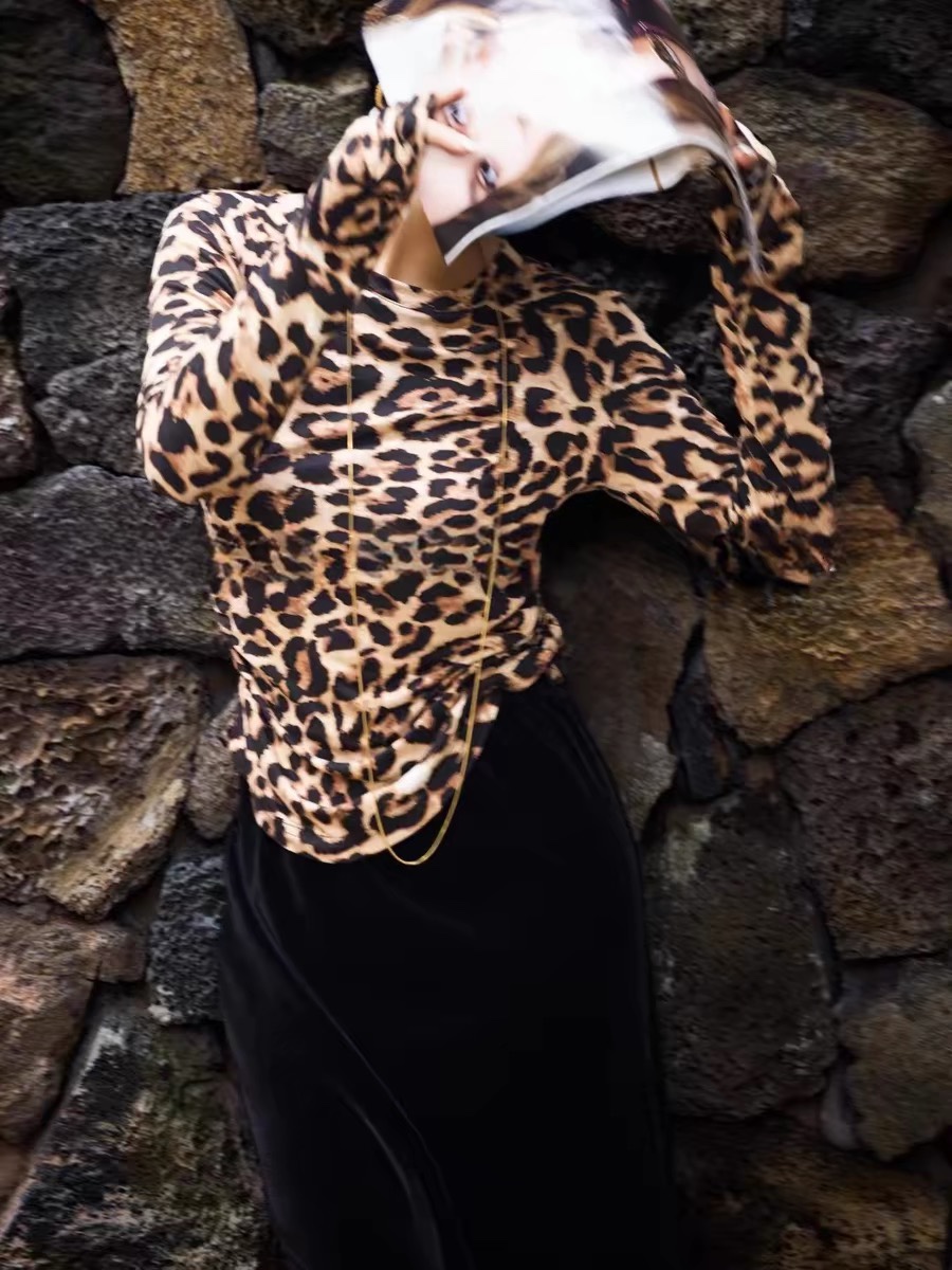 High-end Quality Female Dress with YSL Packaging & Stylish Panther T-shirts for Autumn - 图片 3