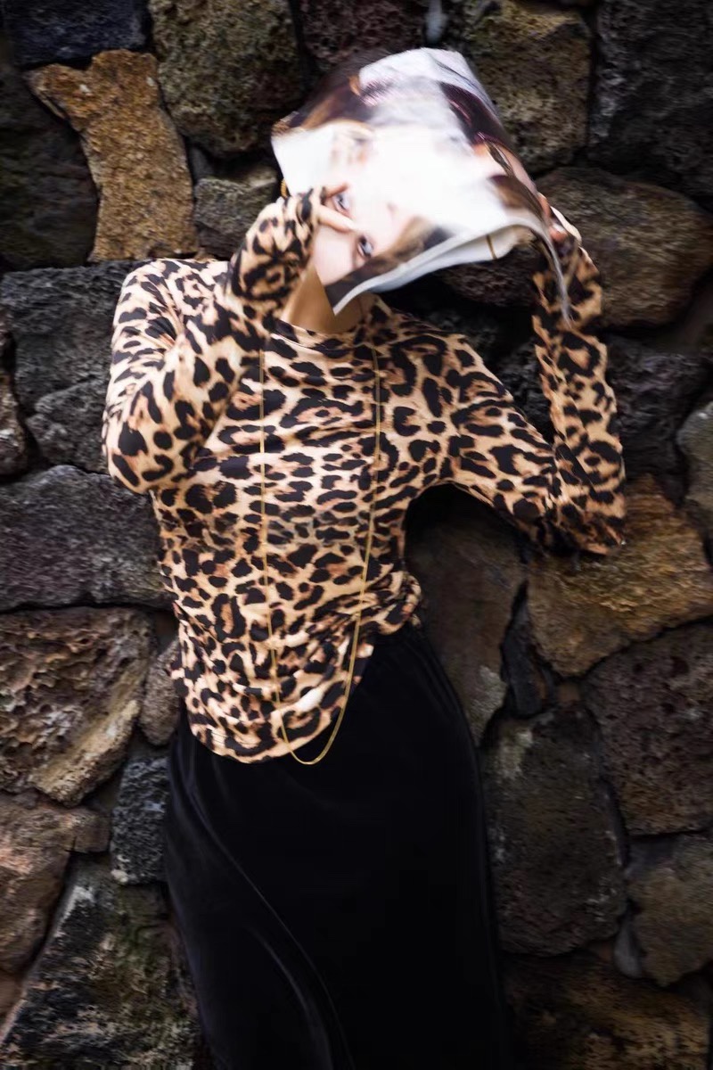 High-end Quality Female Dress with YSL Packaging & Stylish Panther T-shirts for Autumn - 图片 6