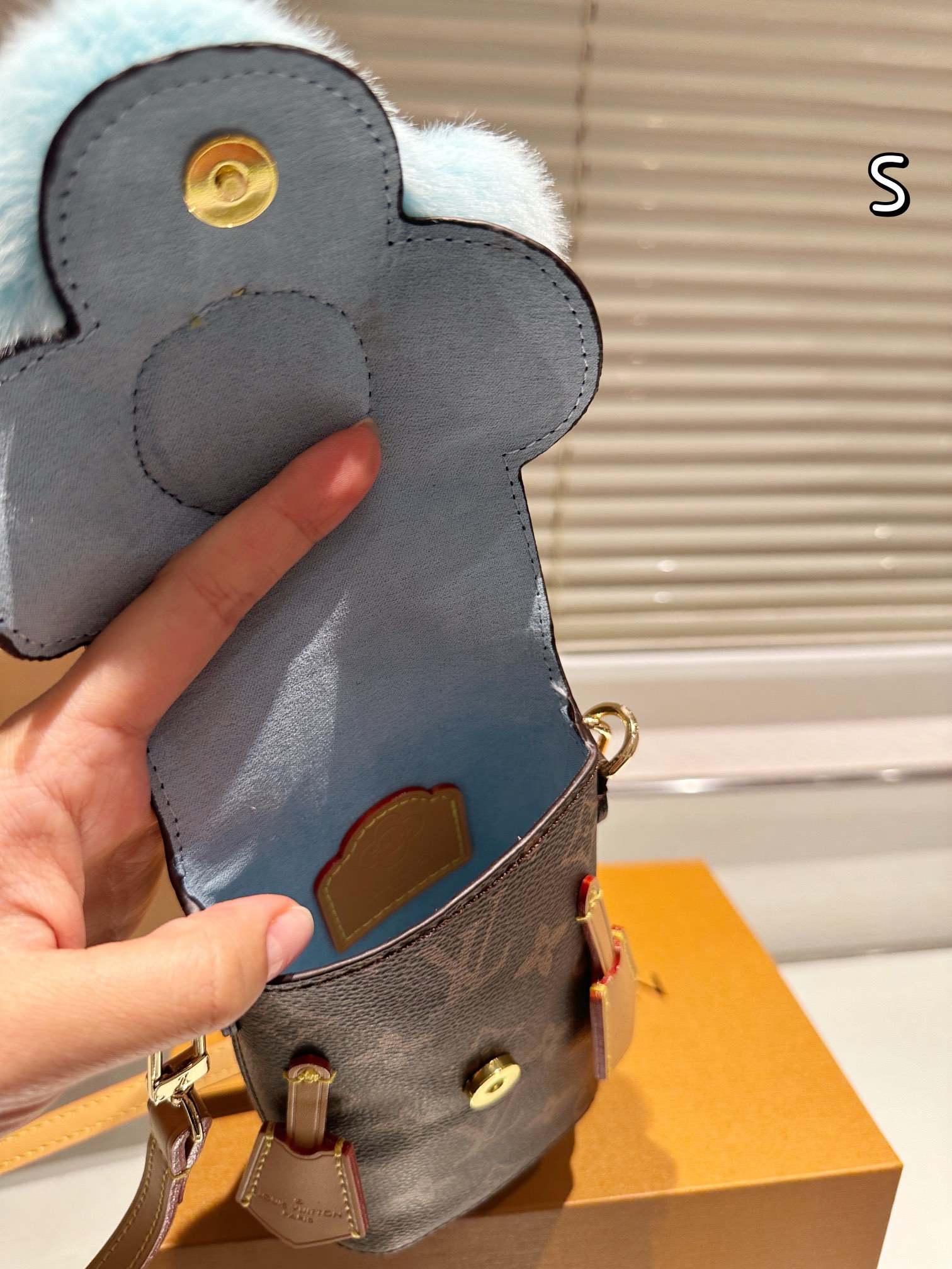 Louis Vuitton Haute Couture Classic Luxury Handbag Shoulder Crossbody 8
